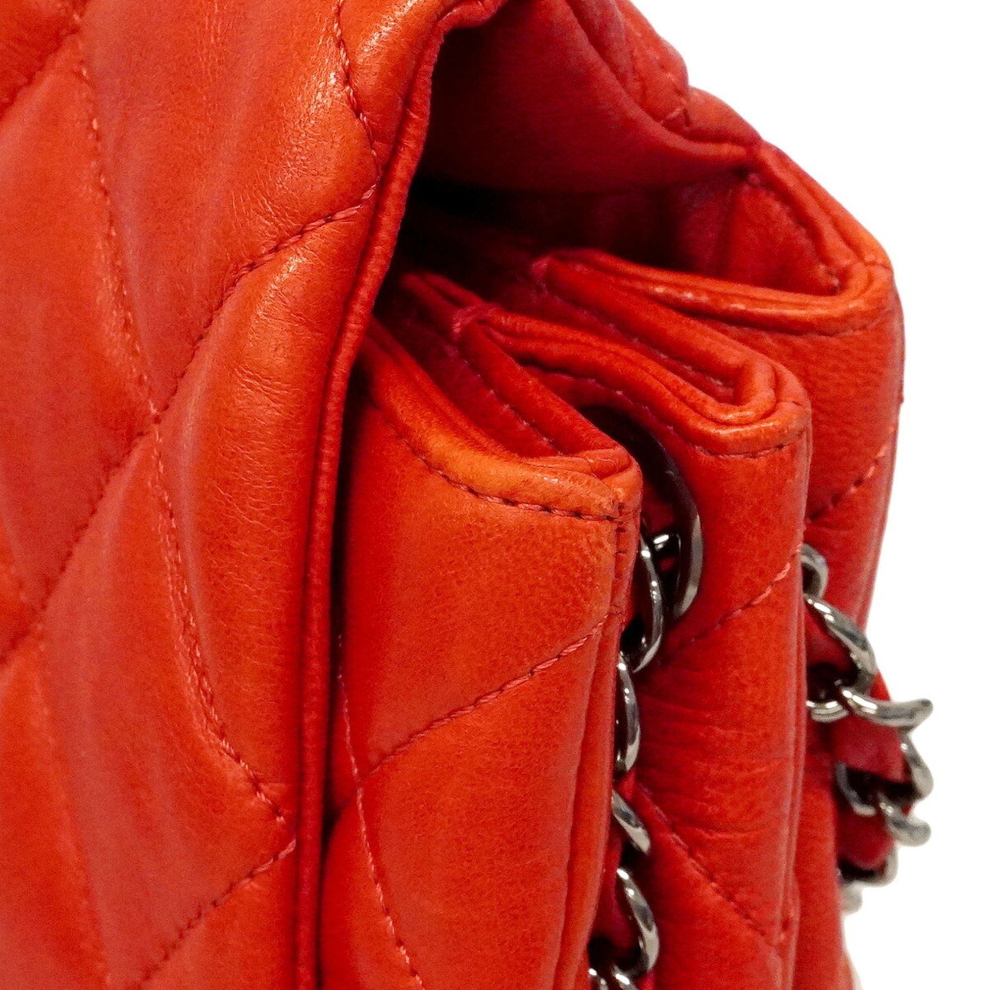 Leather Shoulder Bag (Pre-Owned) - Chanel - Modalova