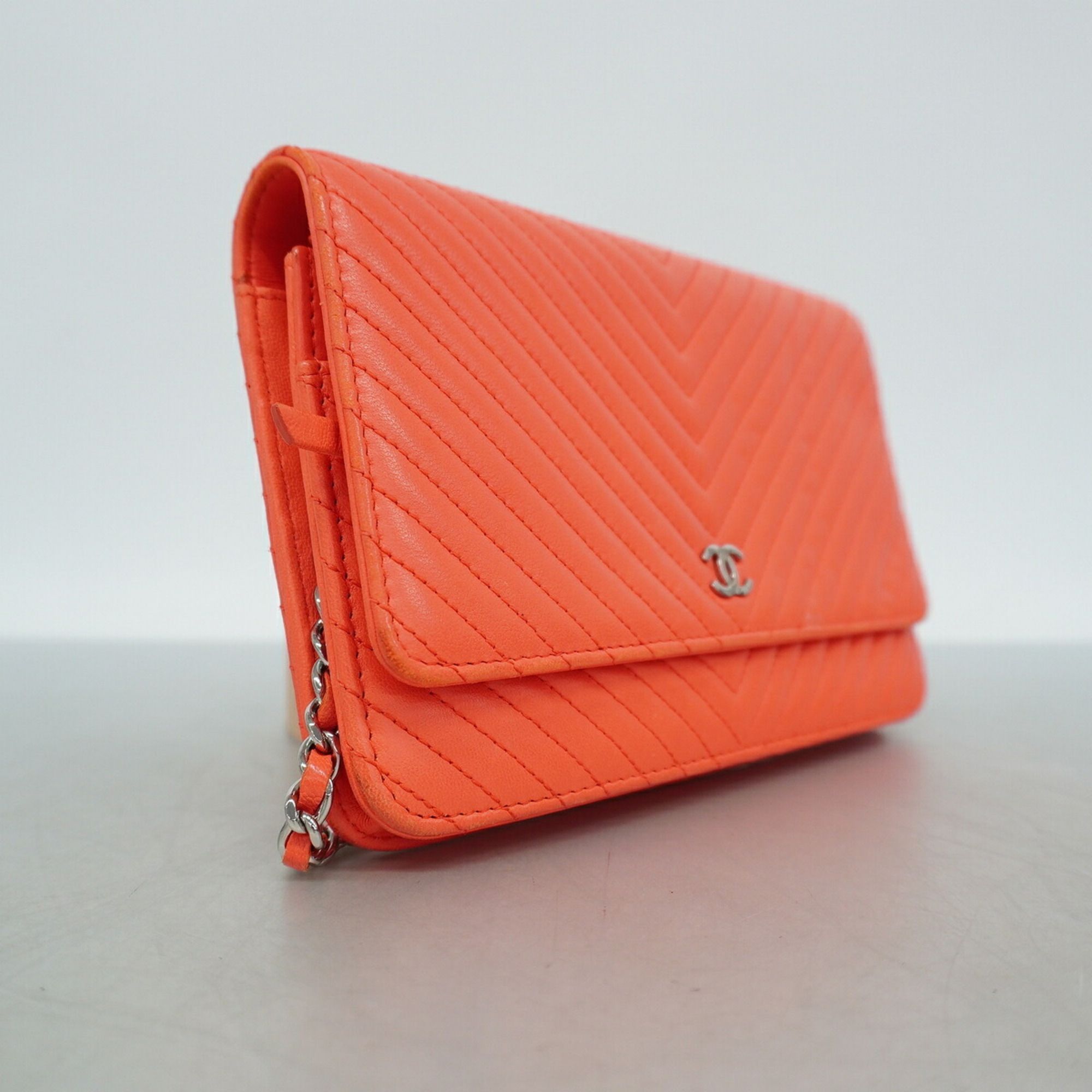 Leather Chain/Shoulder Wallet (Pre-Owned) - Chanel - Modalova