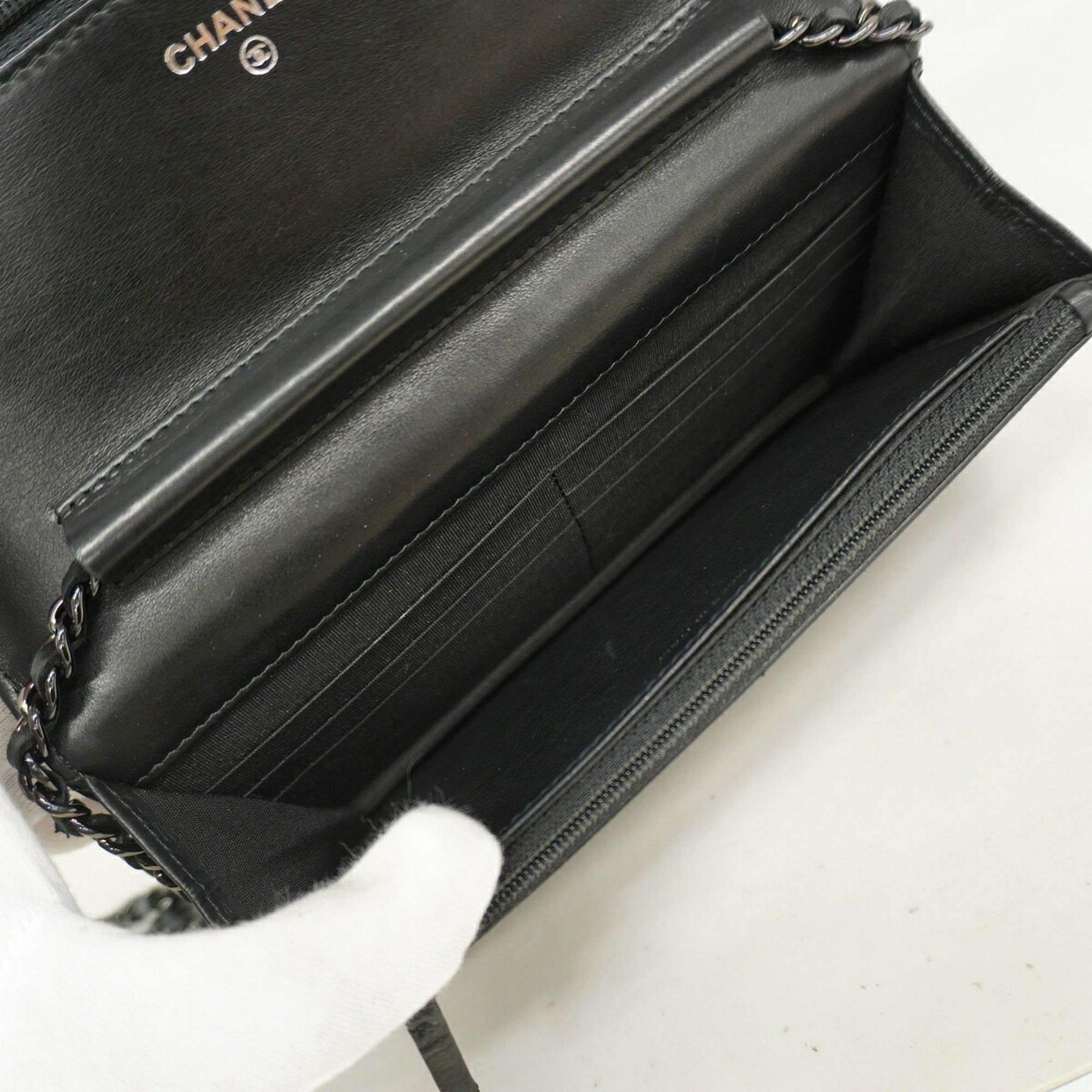 Leather Chain/Shoulder Wallet (Pre-Owned) - Chanel - Modalova
