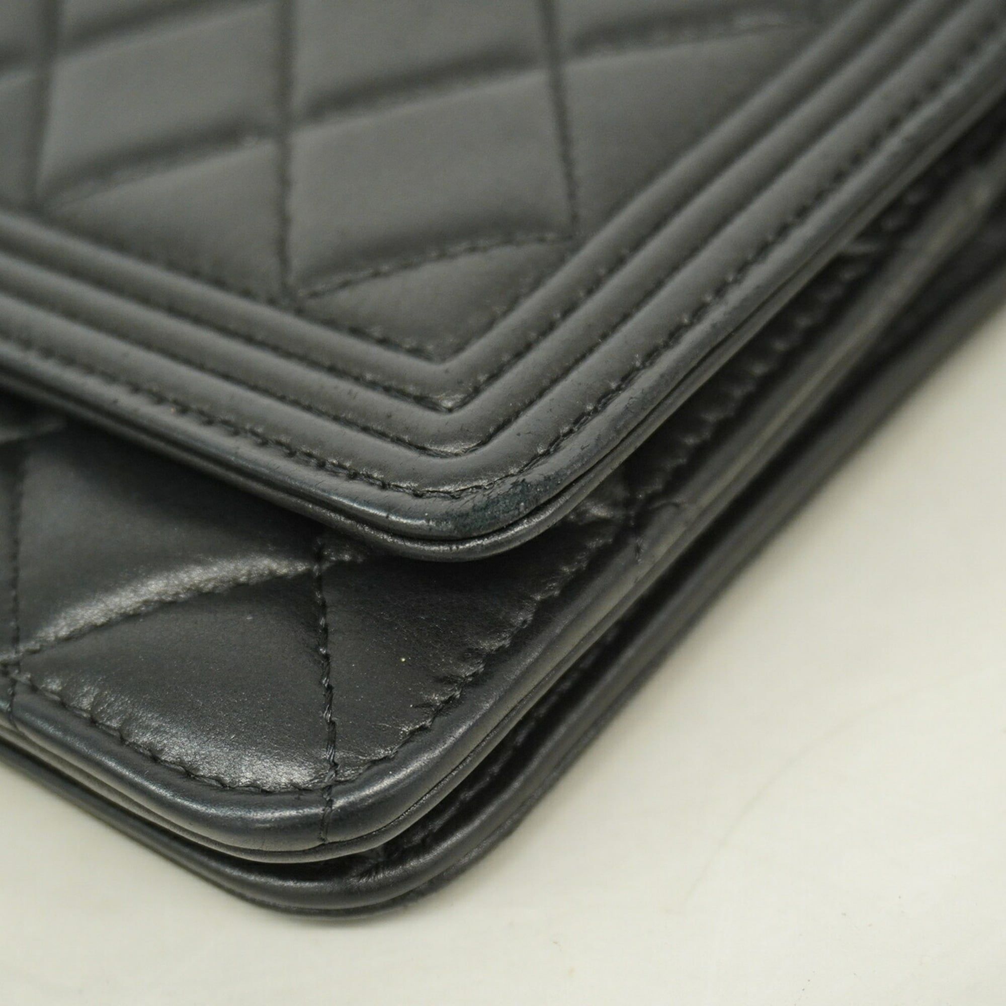 Leather Chain/Shoulder Wallet (Pre-Owned) - Chanel - Modalova