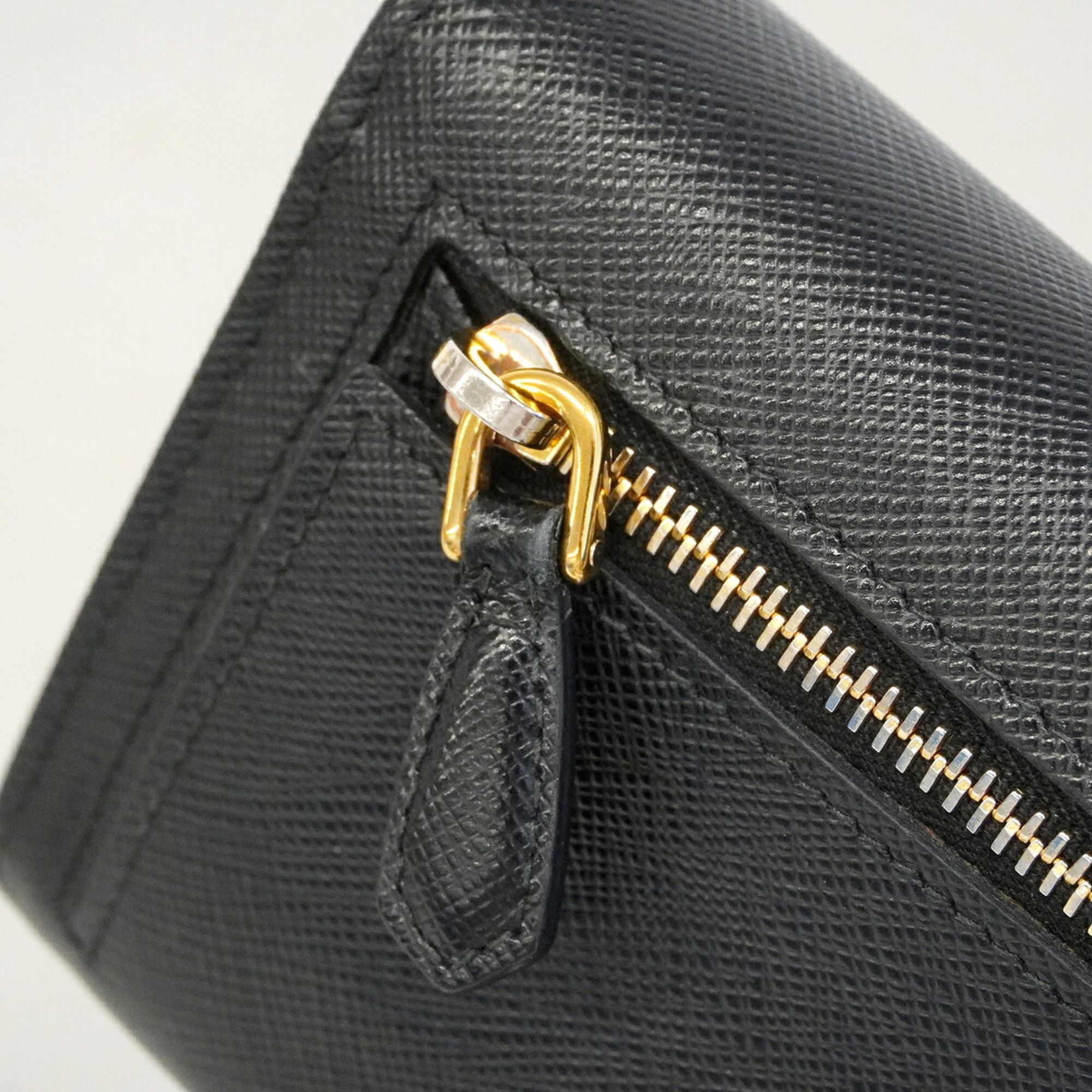 Leather Long Wallet (Bi-Fold) (Pre-Owned) - Prada - Modalova