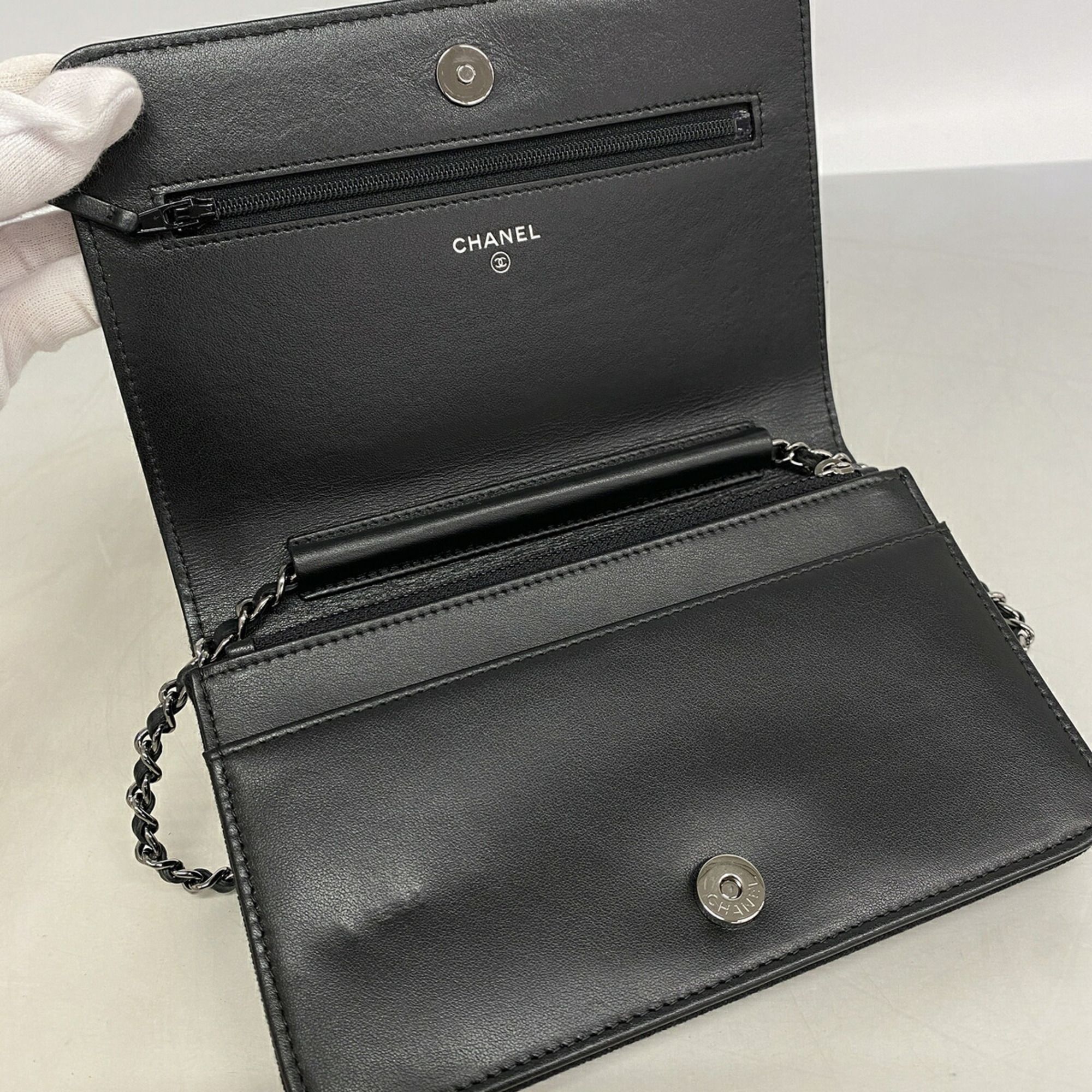 Canvas Chain/Shoulder Wallet (Pre-Owned) - Chanel - Modalova