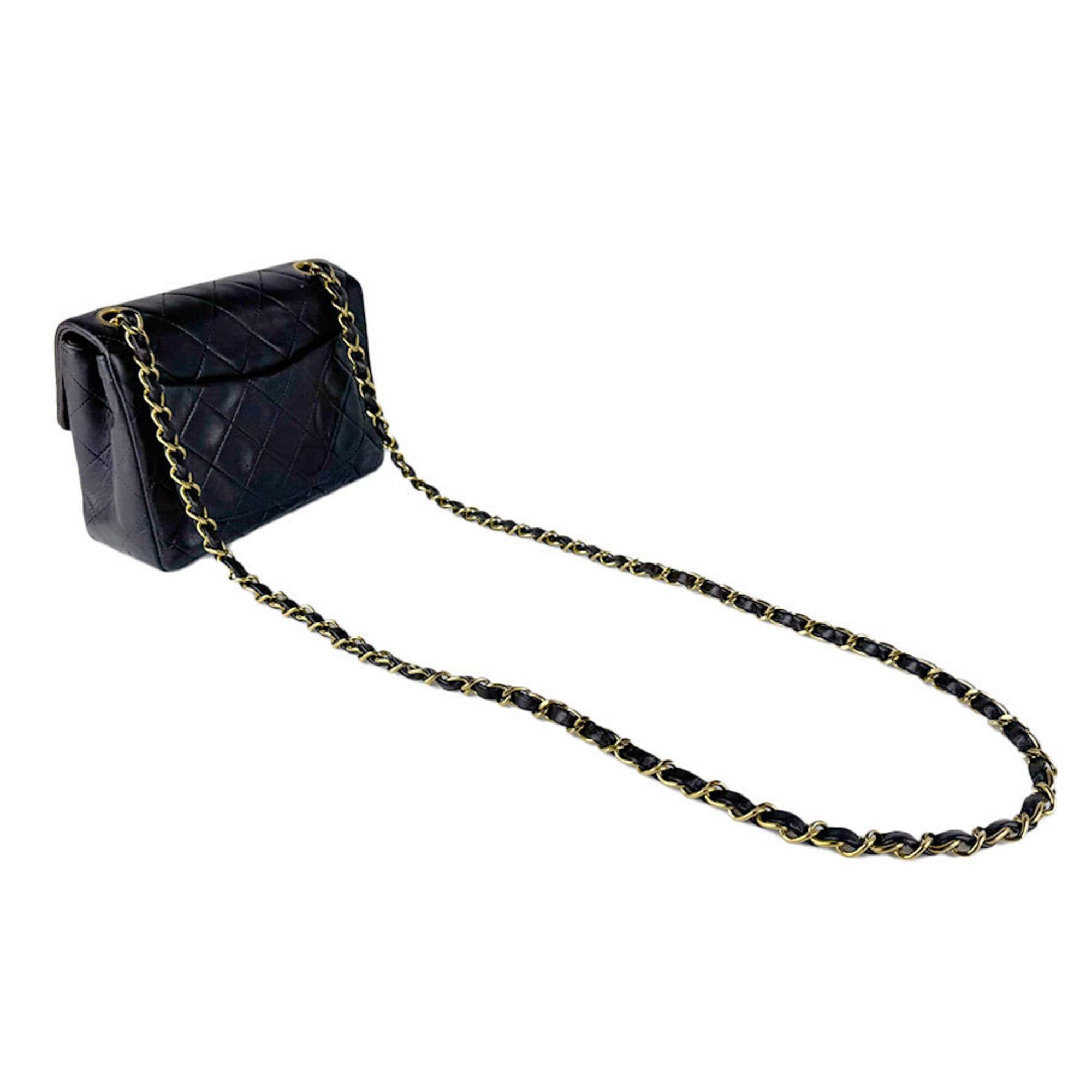 Leather Shoulder Bag (Pre-Owned) - Chanel - Modalova