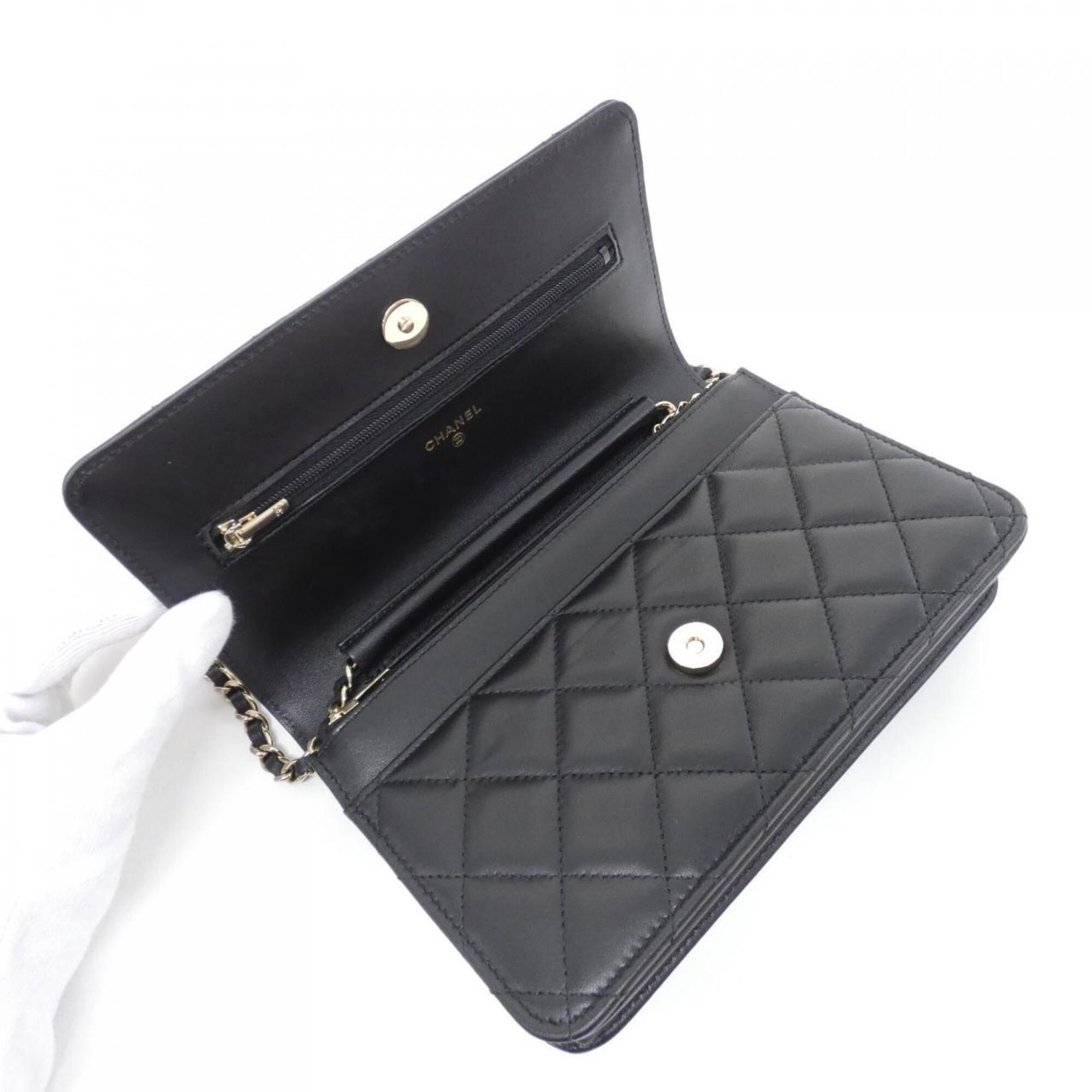 Leather Chain/Shoulder Wallet (Pre-Owned) - Chanel - Modalova