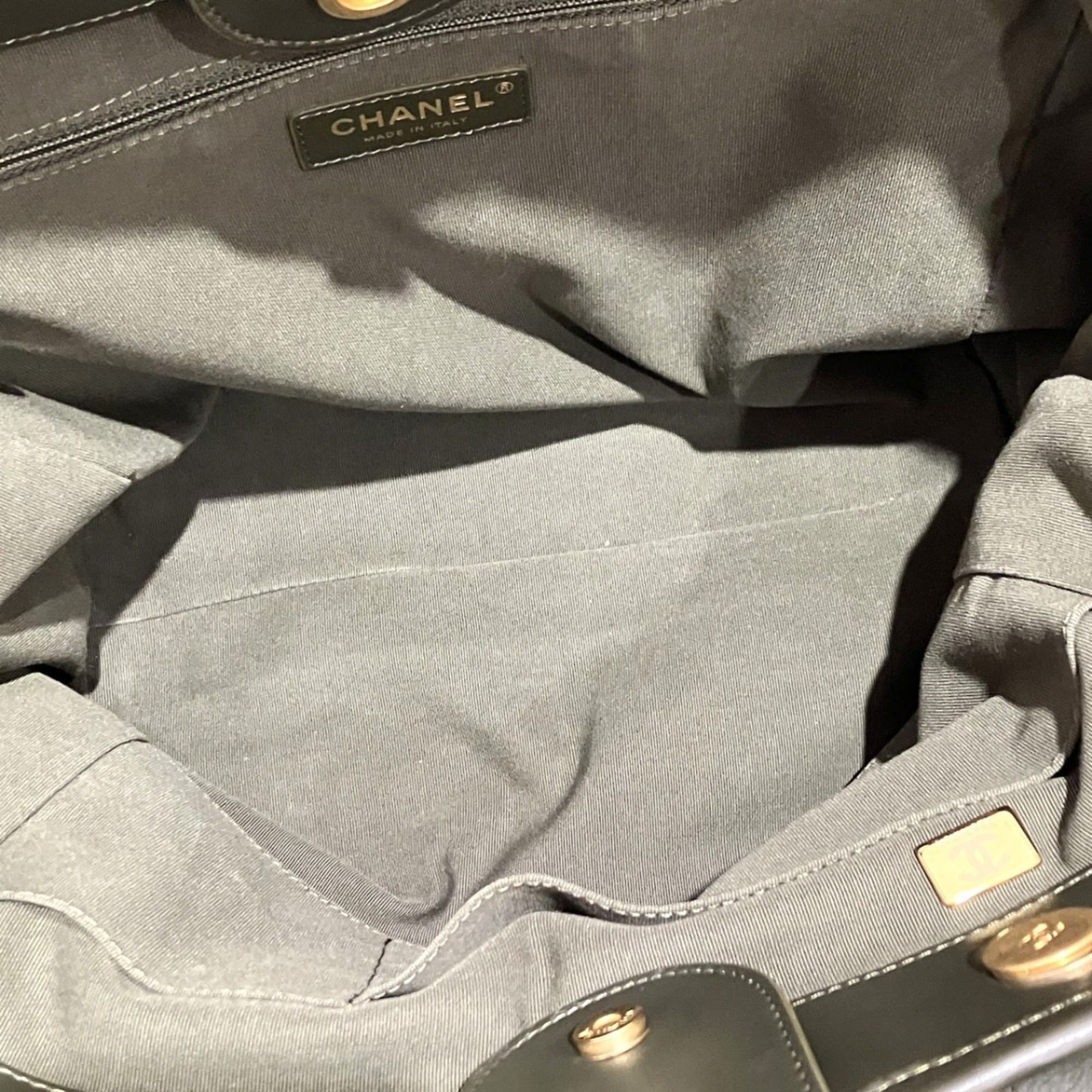 Leather Shoulder Bag (Pre-Owned) - Chanel - Modalova