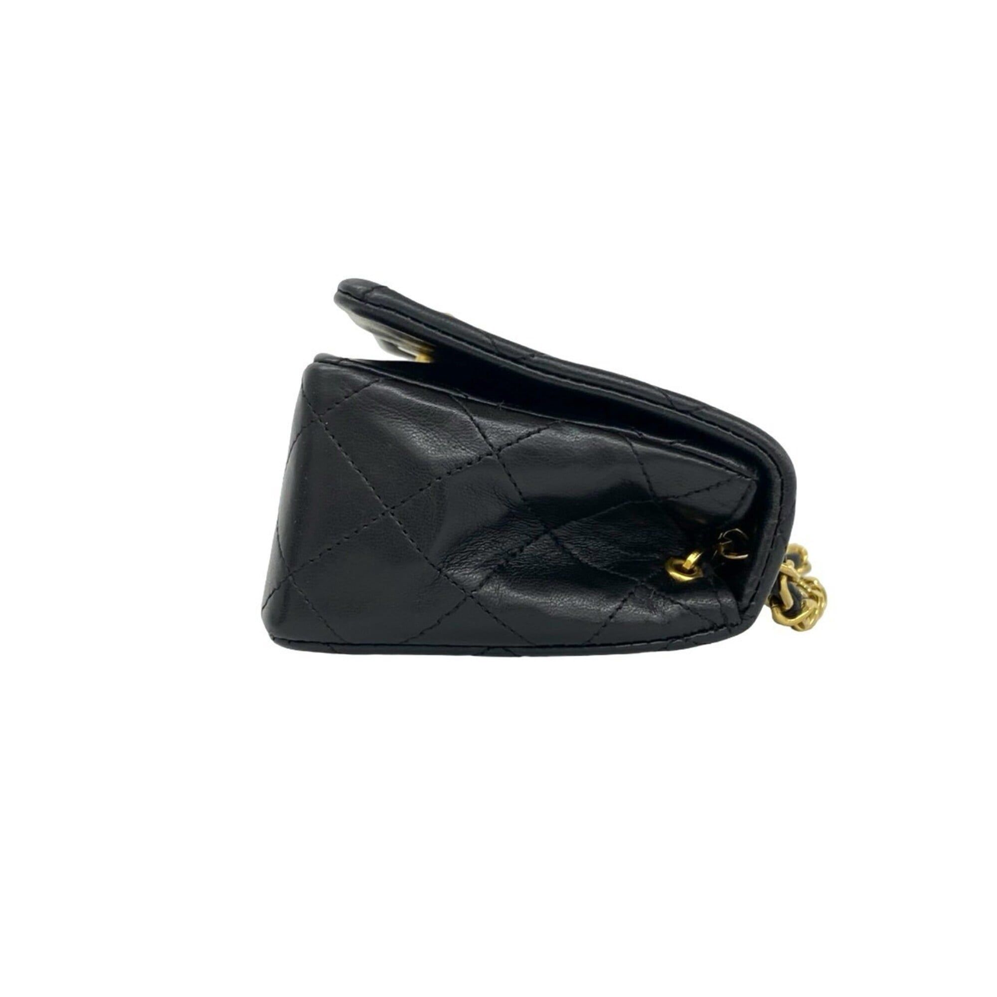 Leather Pochette Shoulder Bag (Pre-Owned) - Chanel - Modalova