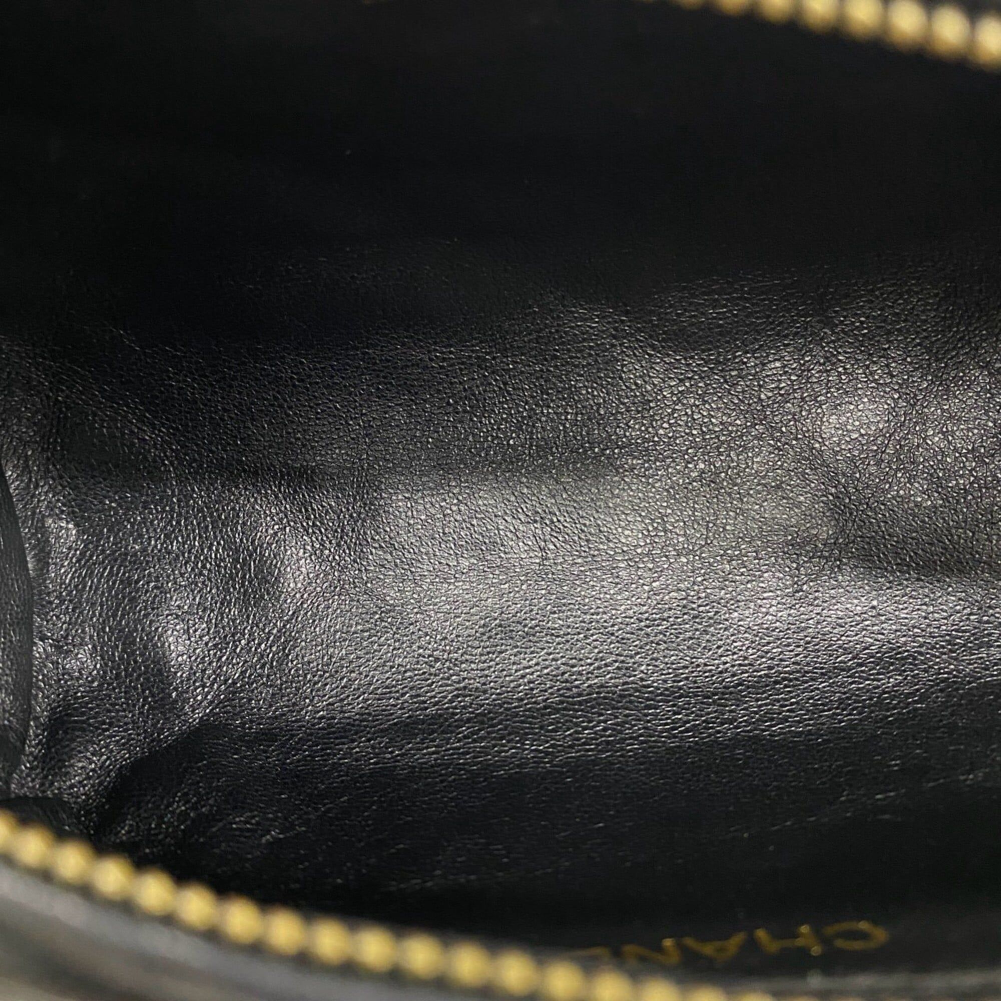 Grained Calfskin Shoulder Bag (Pre-Owned) - Chanel - Modalova