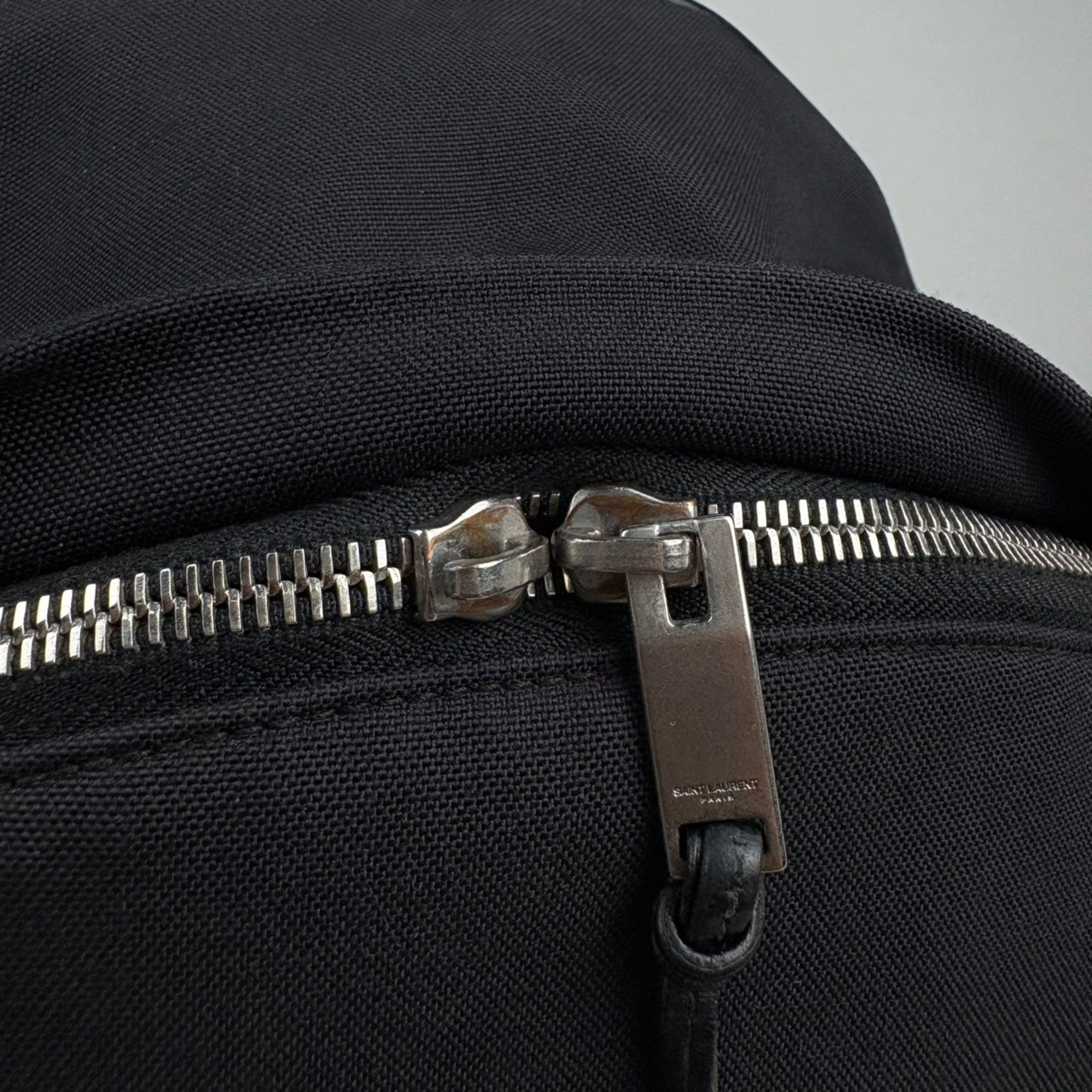 Canvas Leather Backpack (Pre-Owned) - Saint Laurent - Modalova