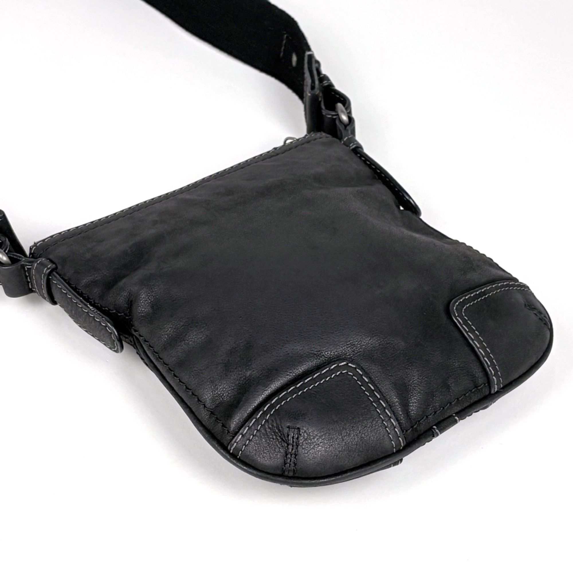 Leather Shoulder Bag (Pre-Owned) - Loewe - Modalova