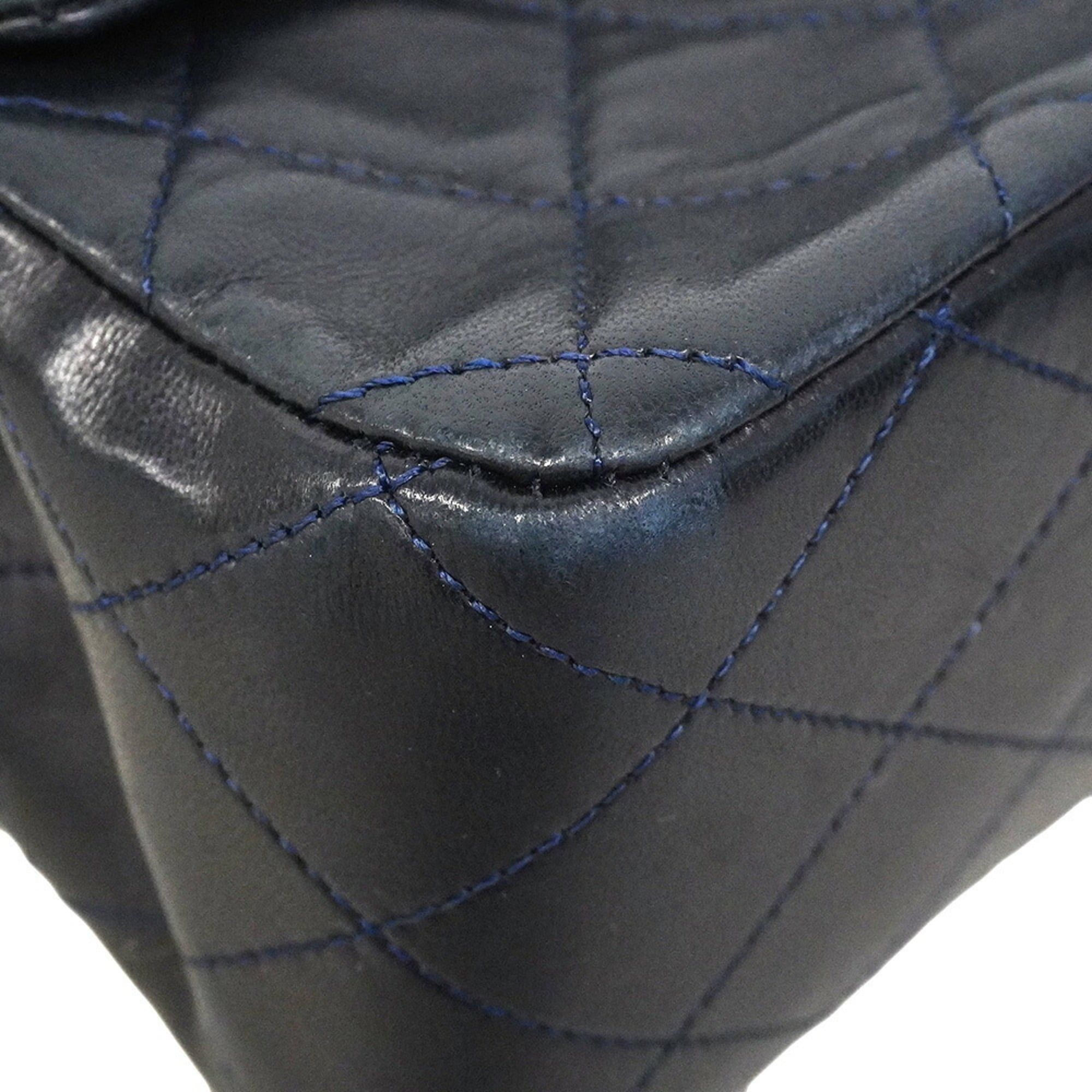 Leather Shoulder Bag (Pre-Owned) - Chanel - Modalova