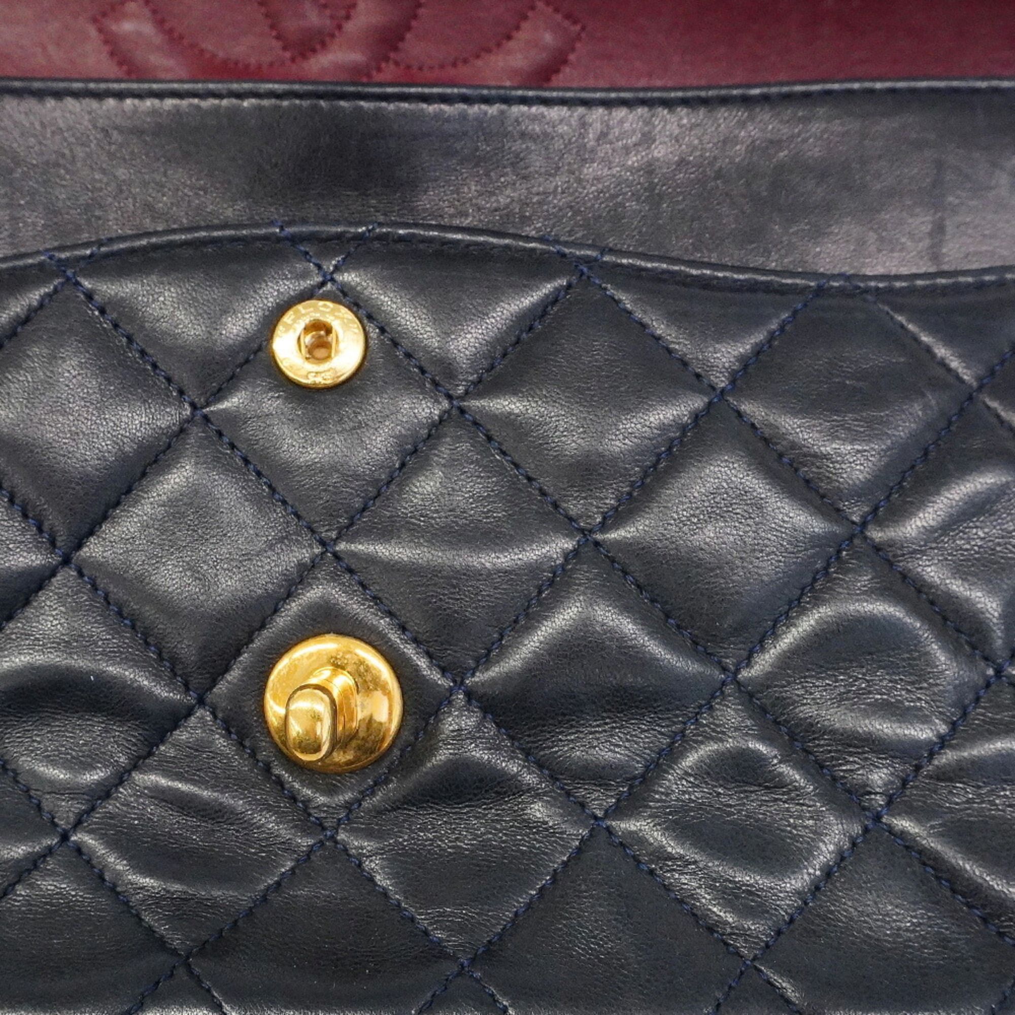 Leather Shoulder Bag (Pre-Owned) - Chanel - Modalova