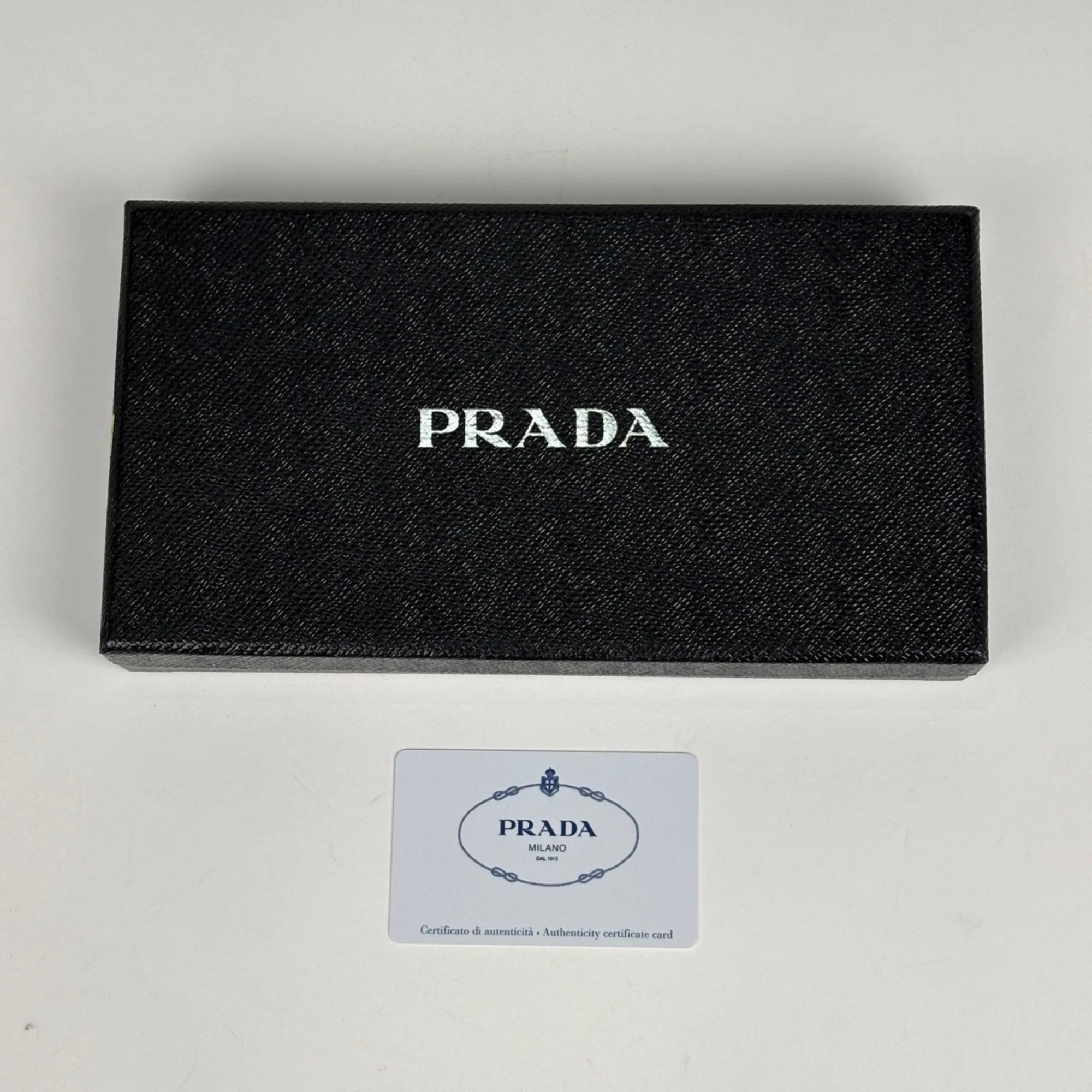 Fabric Long Wallet (Bi-Fold) (Pre-Owned) - Prada - Modalova