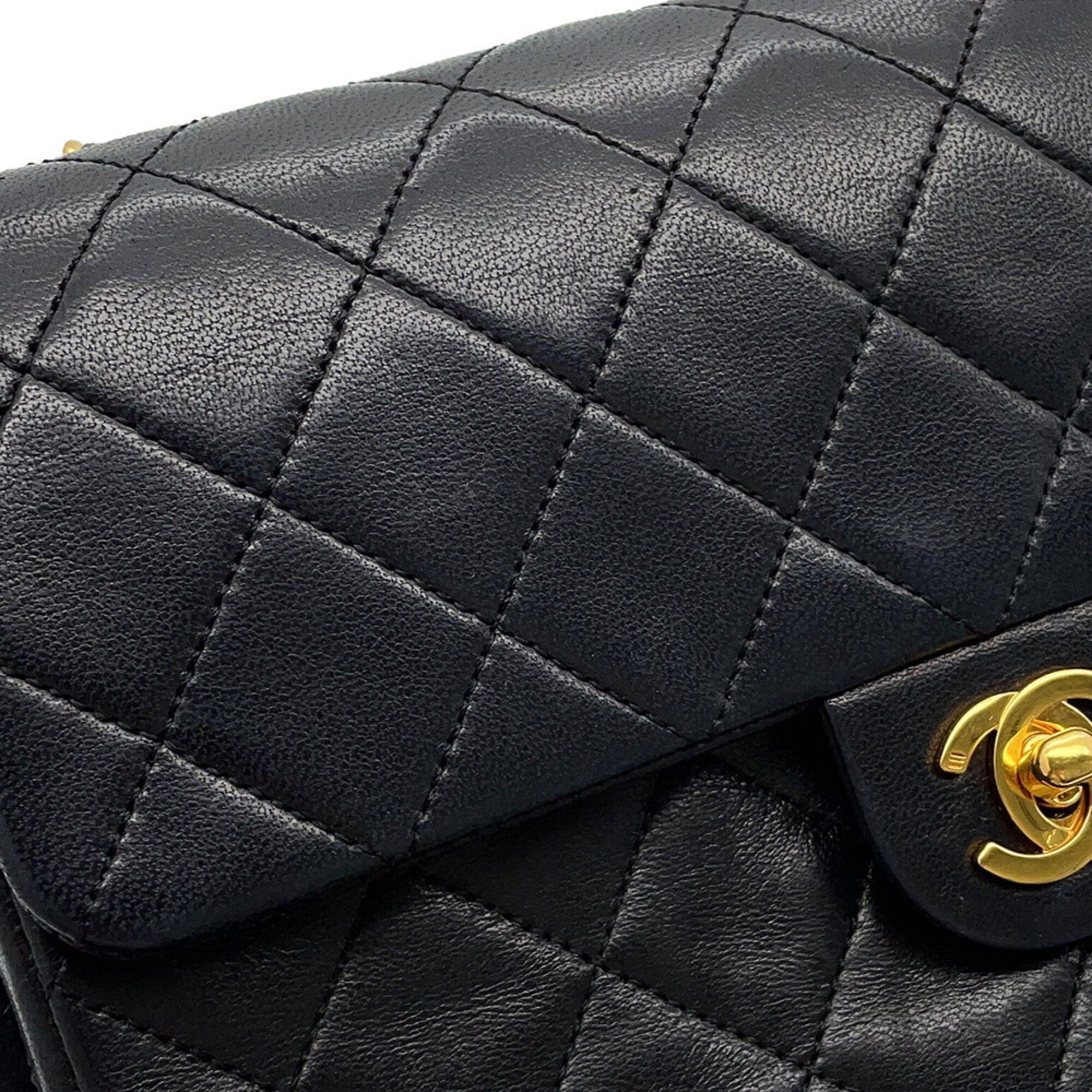 Matelasse Leather Handbag Shoulder Bag (Pre-Owned) - Chanel - Modalova
