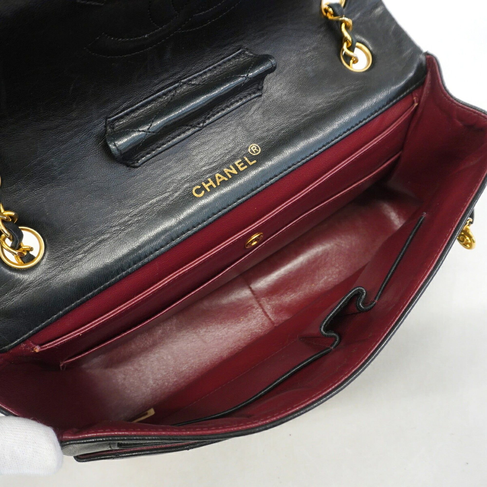 Leather Shoulder Bag (Pre-Owned) - Chanel - Modalova