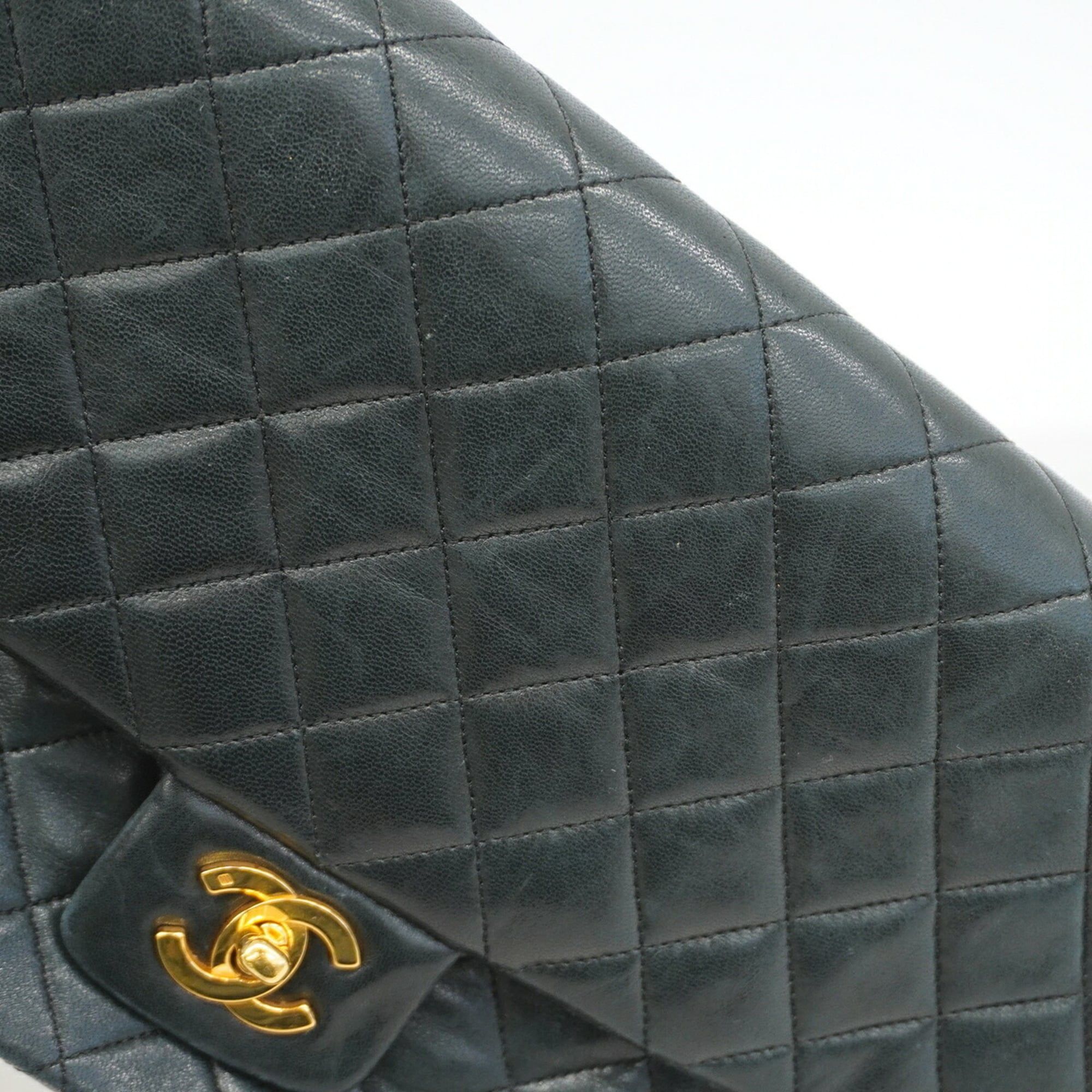 Leather Shoulder Bag (Pre-Owned) - Chanel - Modalova