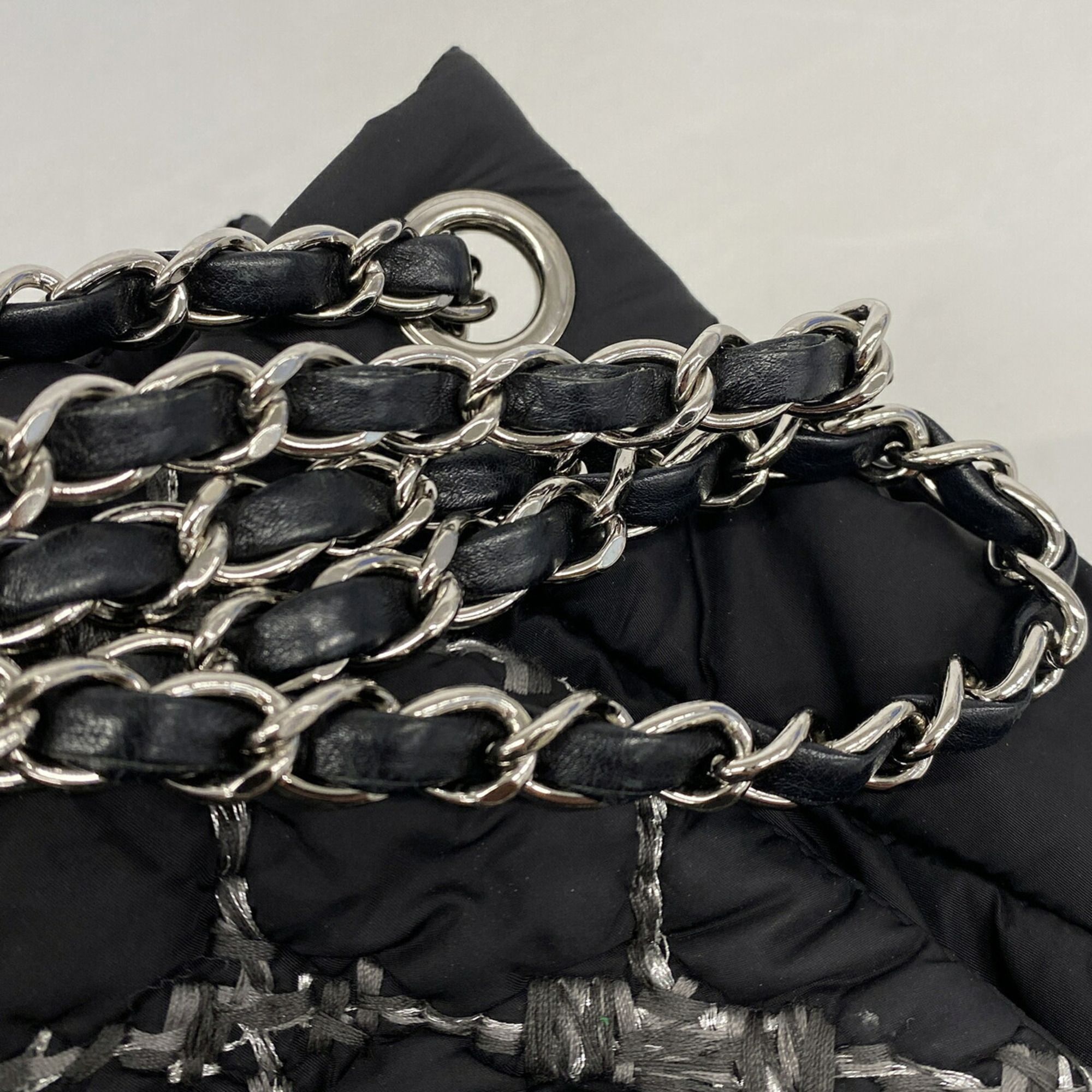 Nylon Shoulder Bag (Pre-Owned) - Chanel - Modalova