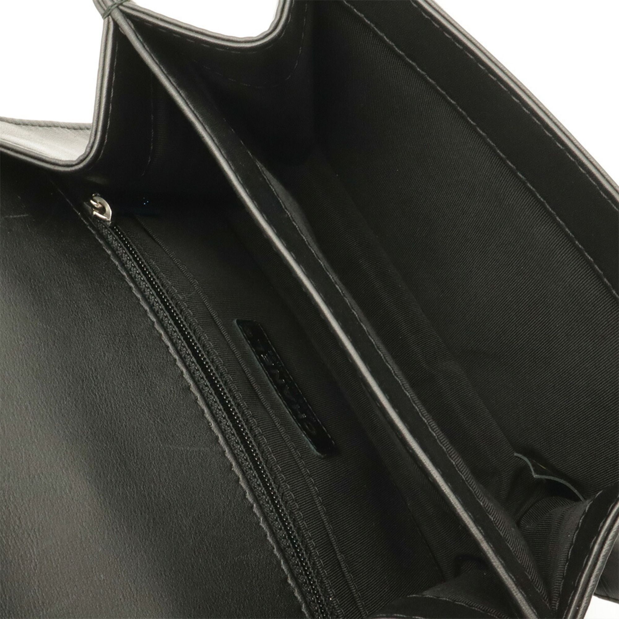 Leather Pochette Shoulder Bag (Pre-Owned) - Chanel - Modalova