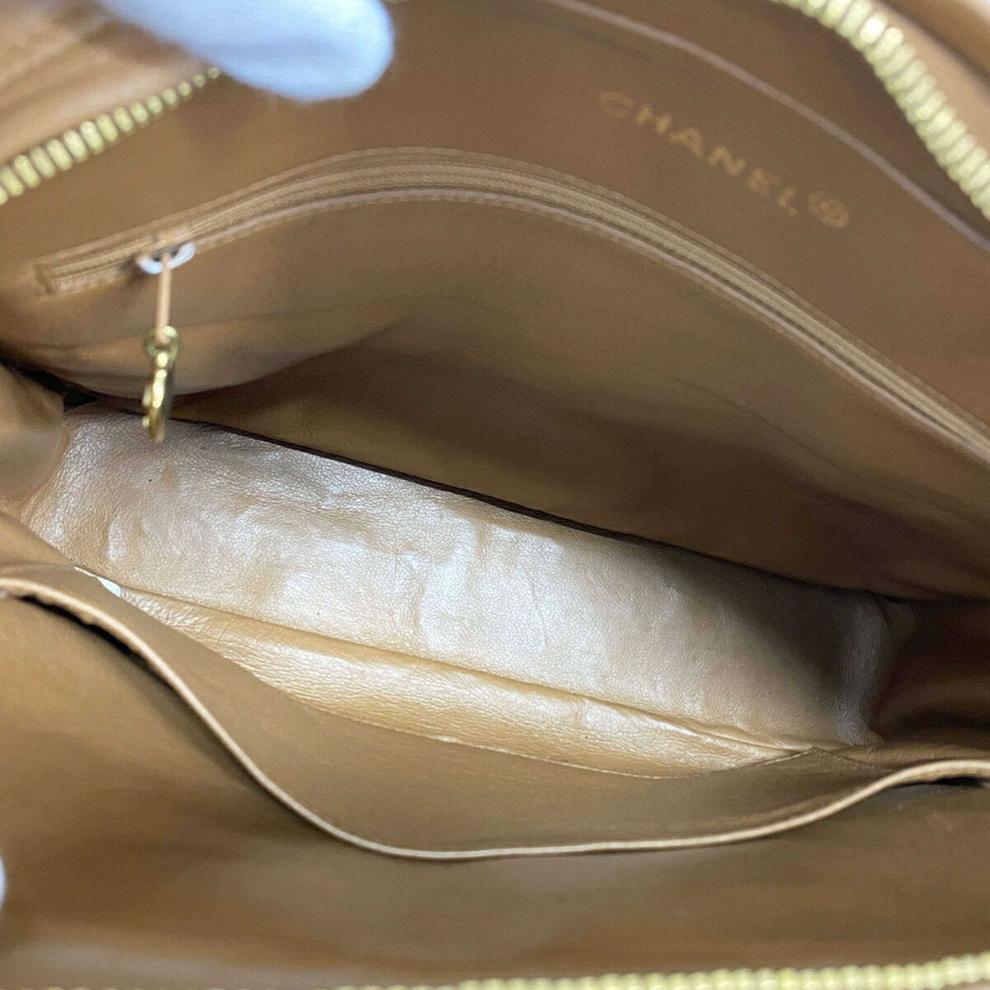 Leather Shoulder Bag (Pre-Owned) - Chanel - Modalova