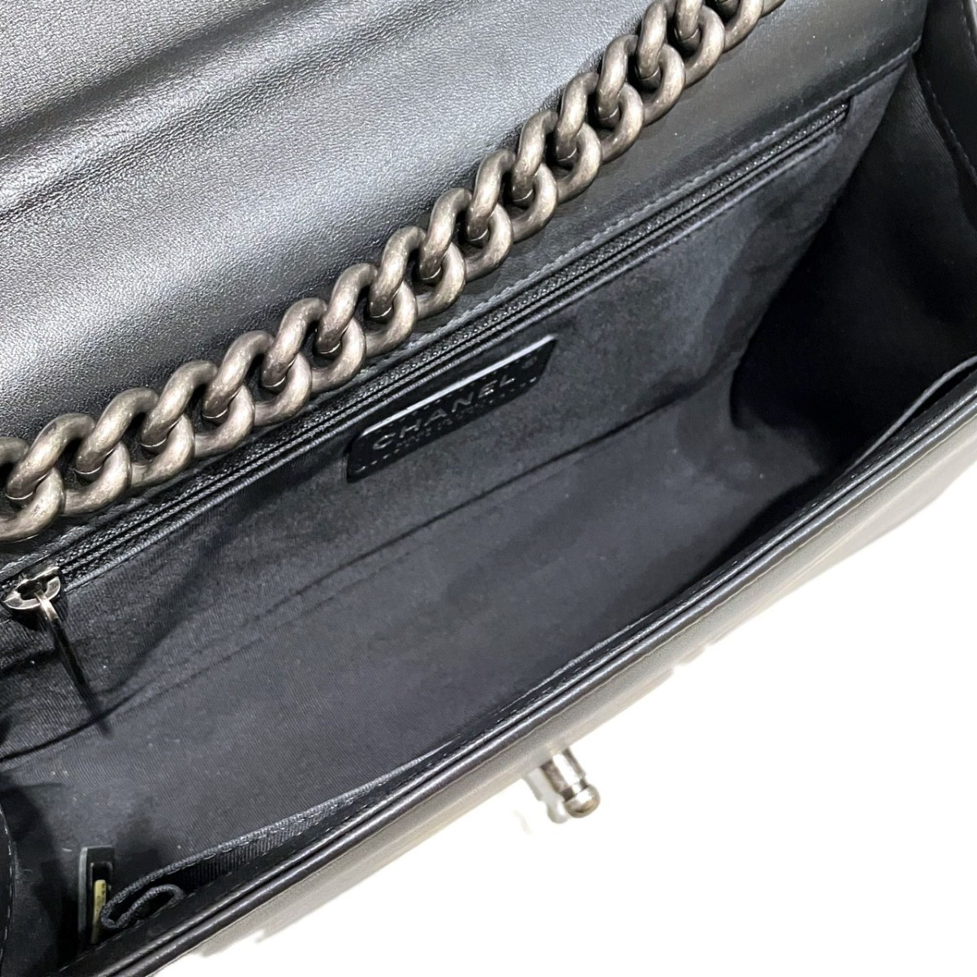 Leather Shoulder Bag (Pre-Owned) - Chanel - Modalova