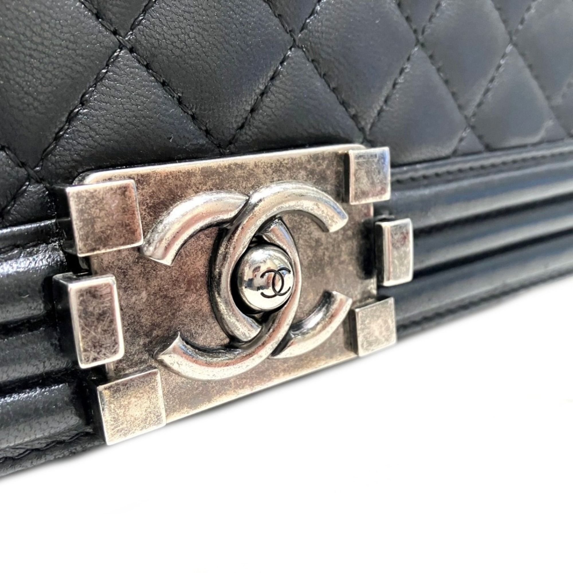 Leather Shoulder Bag (Pre-Owned) - Chanel - Modalova