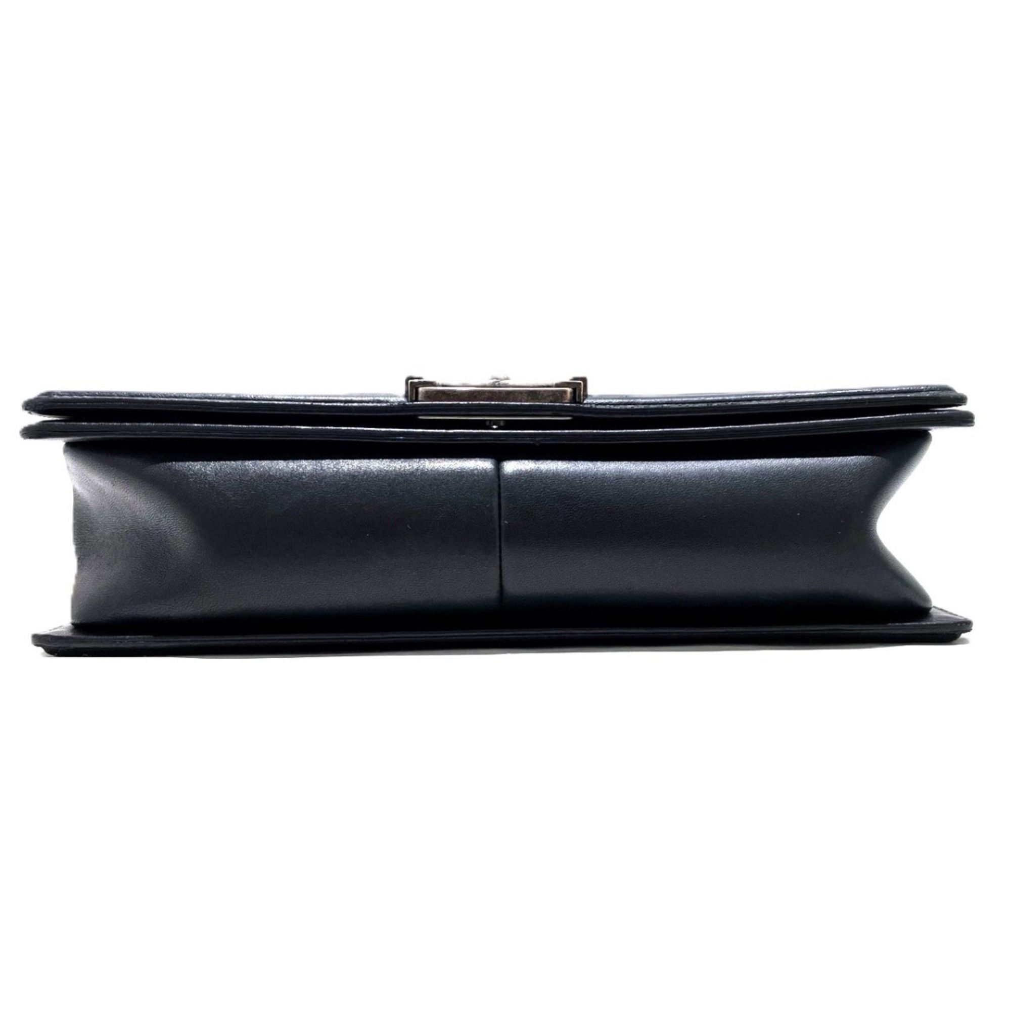Leather Shoulder Bag (Pre-Owned) - Chanel - Modalova