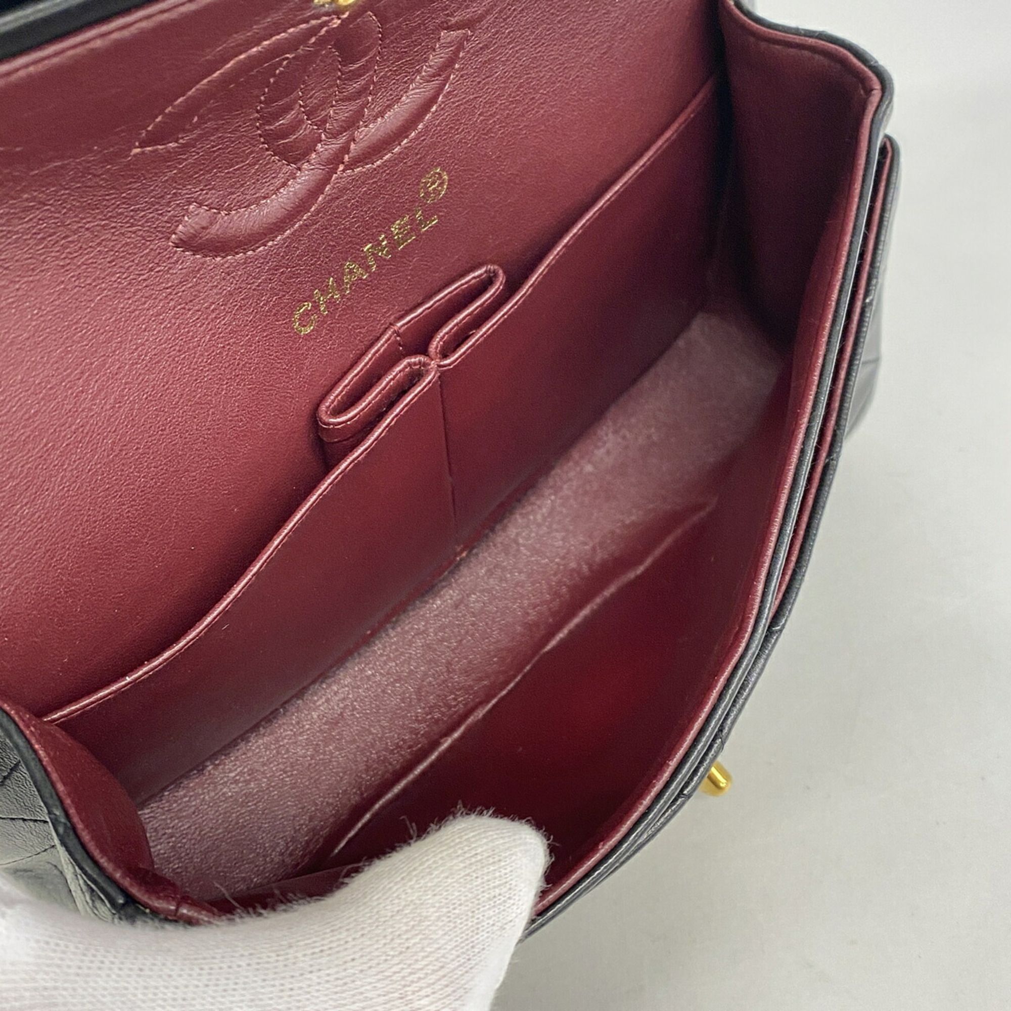 Leather Shoulder Bag (Pre-Owned) - Chanel - Modalova
