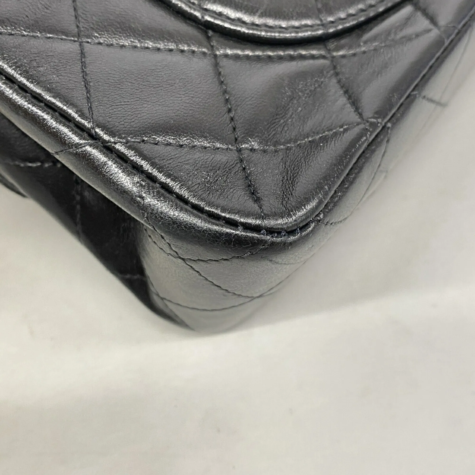 Leather Shoulder Bag (Pre-Owned) - Chanel - Modalova