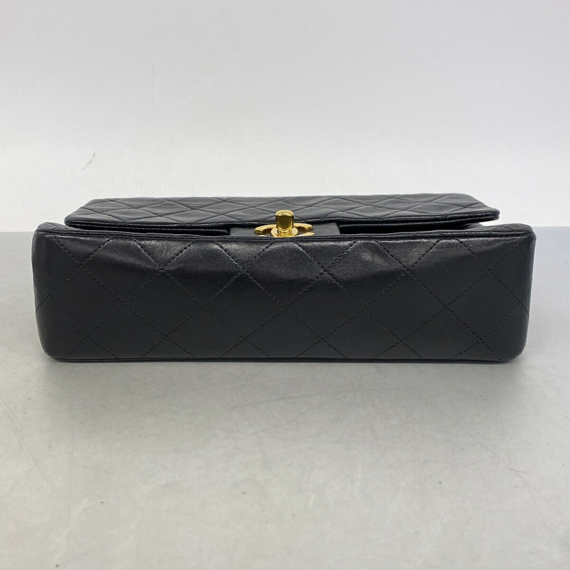 Leather Shoulder Bag (Pre-Owned) - Chanel - Modalova
