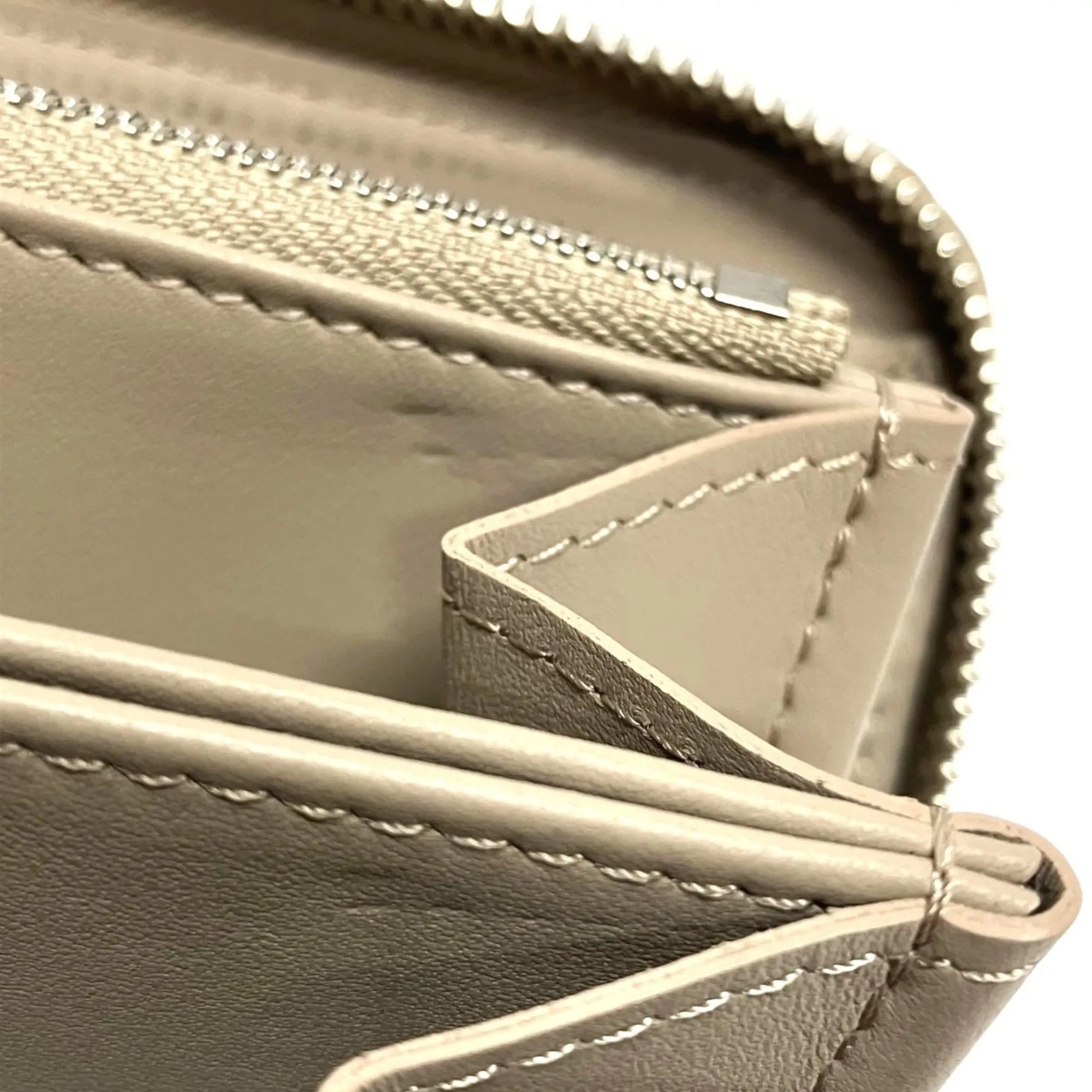 Mahina Leather Long Wallet (Bi-Fold) (Pre-Owned) - Louis Vuitton - Modalova