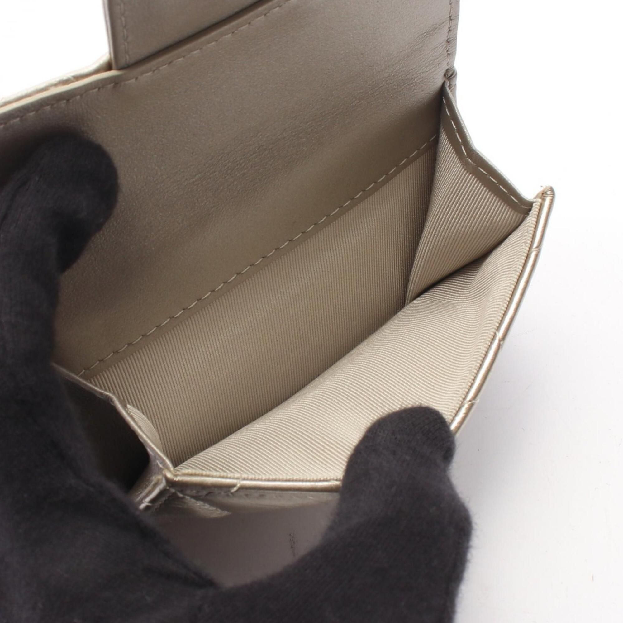 Leather Wallet (Tri-Fold) (Pre-Owned) - Chanel - Modalova