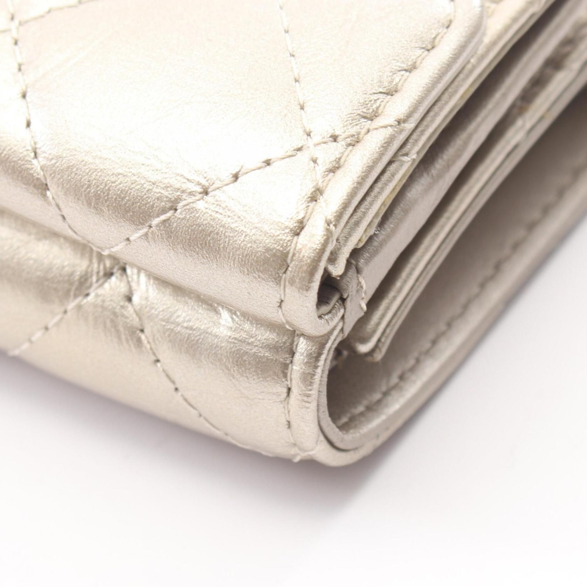 Leather Wallet (Tri-Fold) (Pre-Owned) - Chanel - Modalova