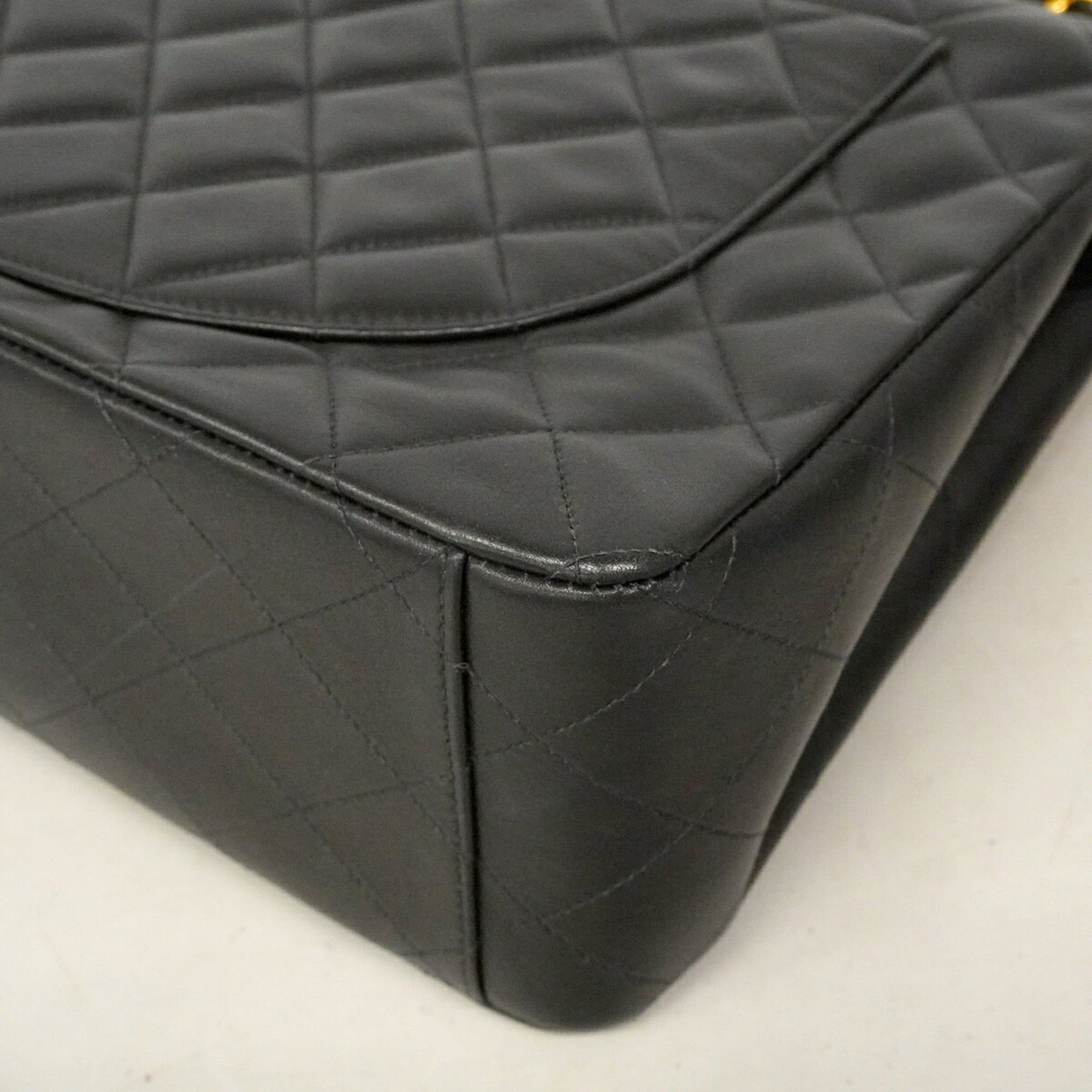 Leather Shoulder Bag (Pre-Owned) - Chanel - Modalova