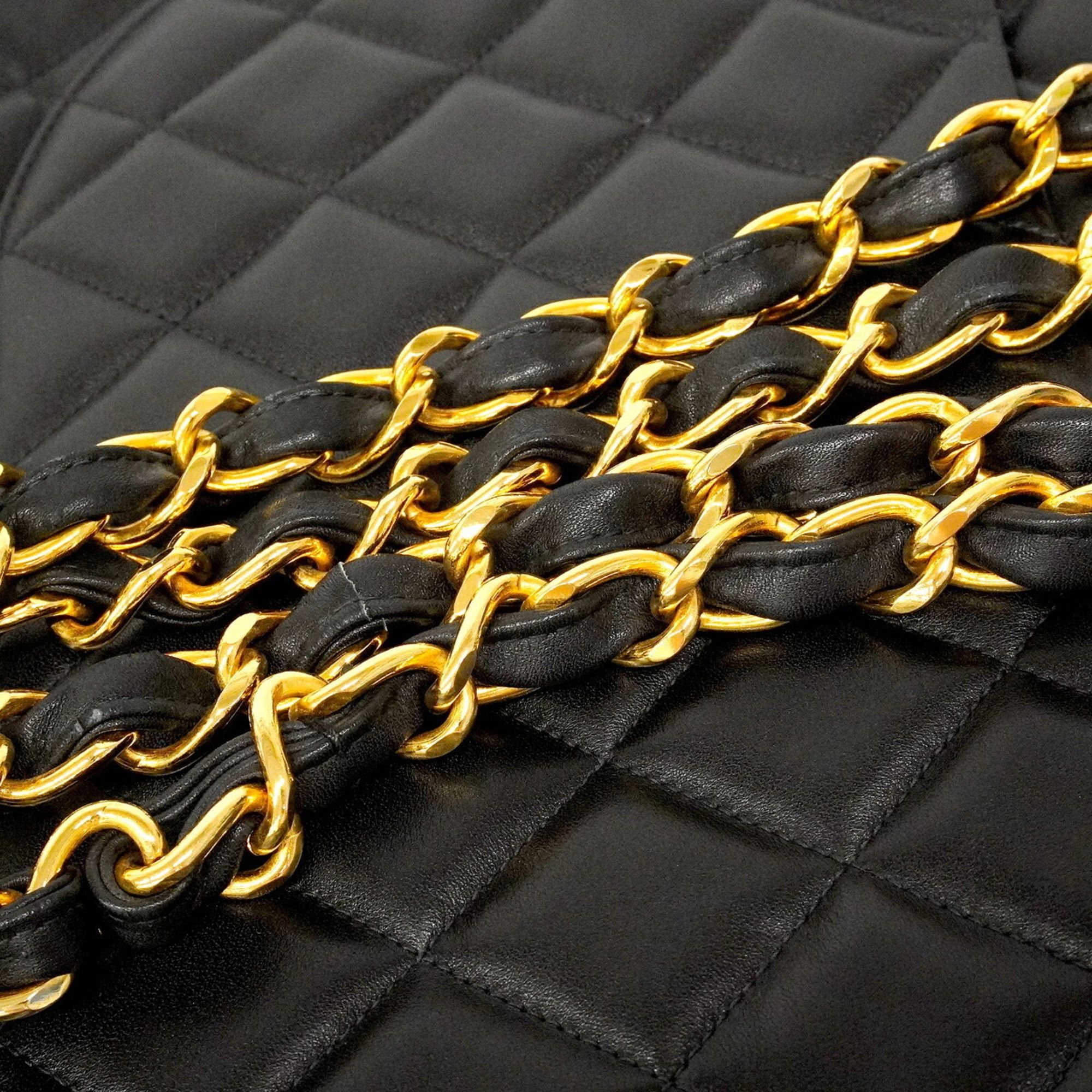 Leather Shoulder Bag (Pre-Owned) - Chanel - Modalova