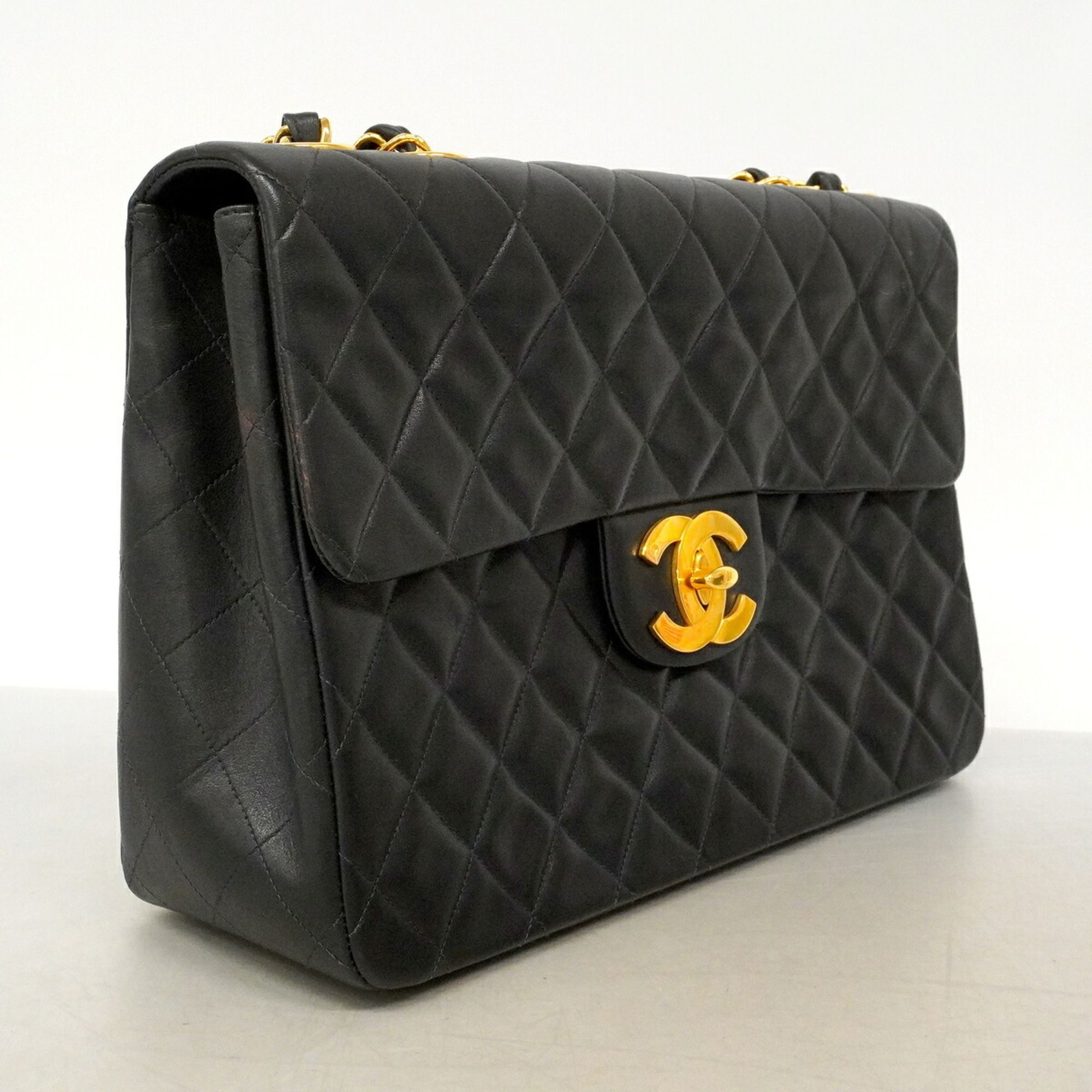 Leather Shoulder Bag (Pre-Owned) - Chanel - Modalova