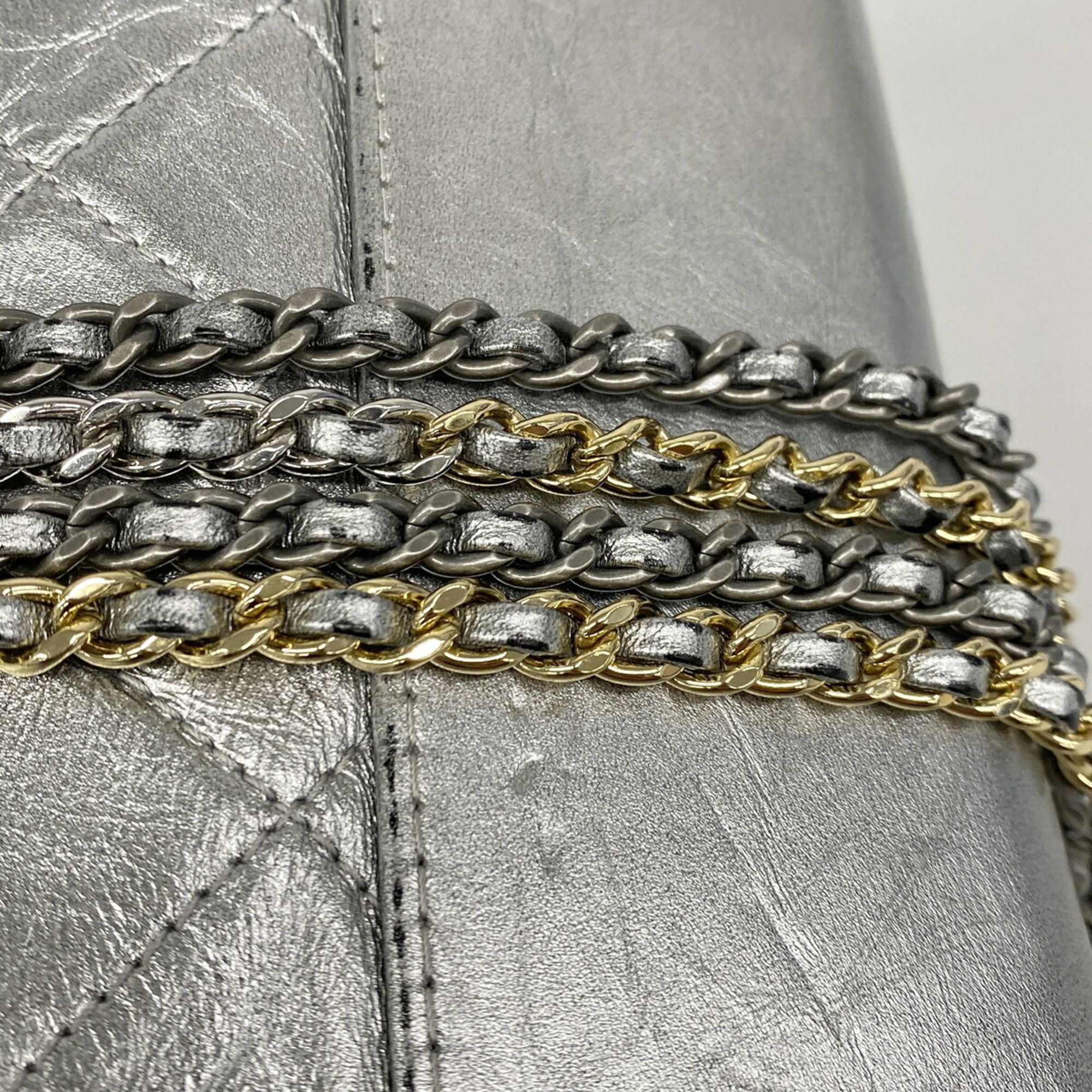 Leather Shoulder Bag (Pre-Owned) - Chanel - Modalova