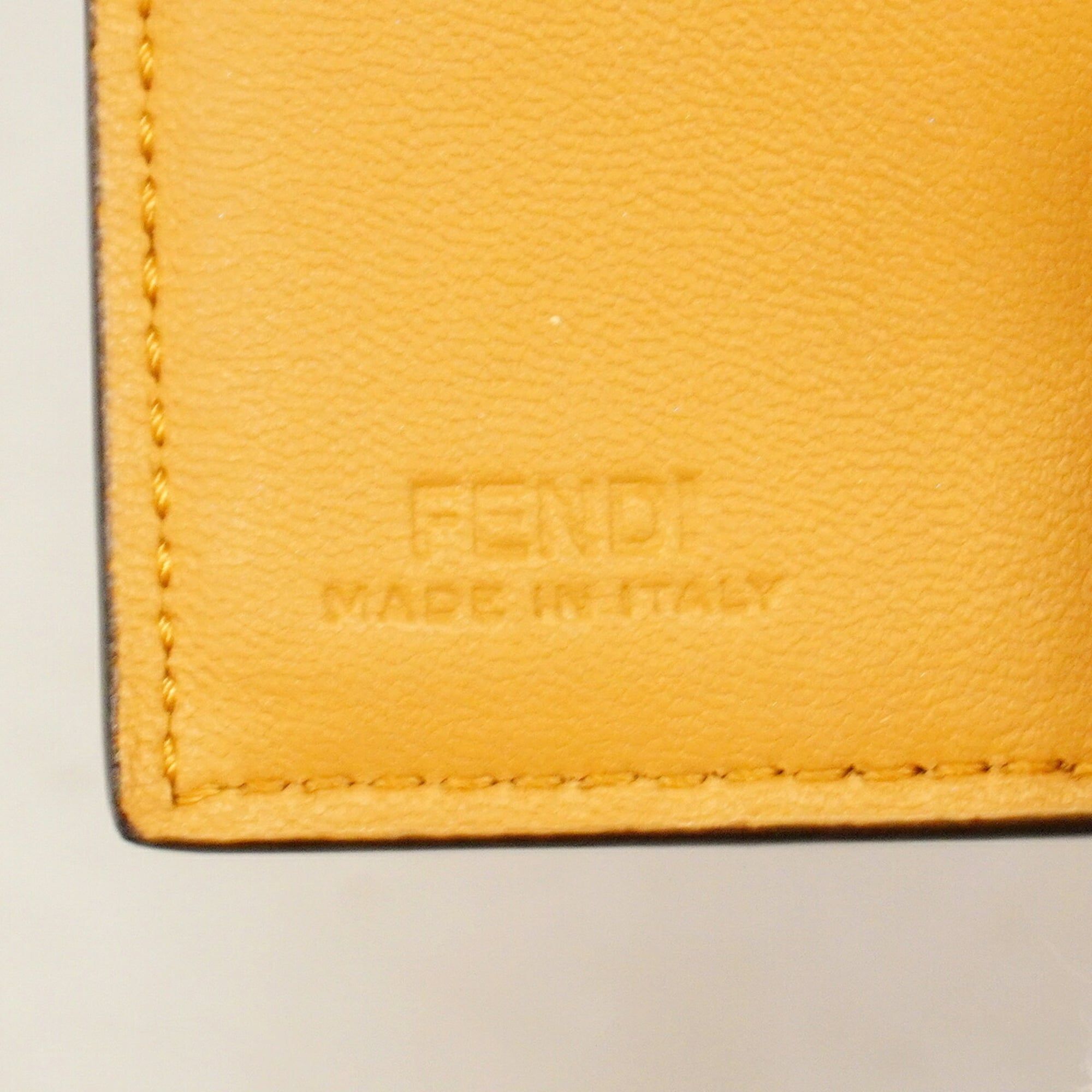 Leather Wallet (Tri-Fold) (Pre-Owned) - Fendi - Modalova
