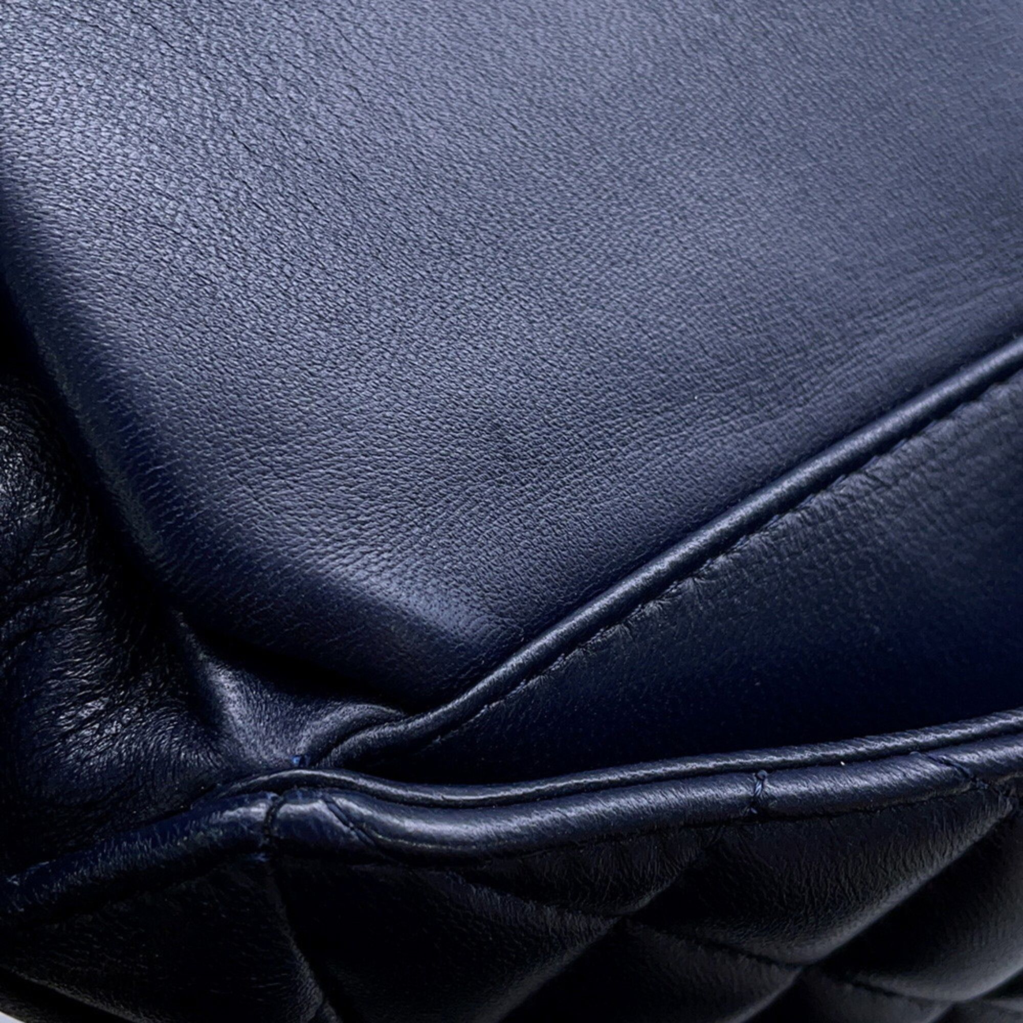 Matelasse Leather Backpack (Pre-Owned) - Chanel - Modalova