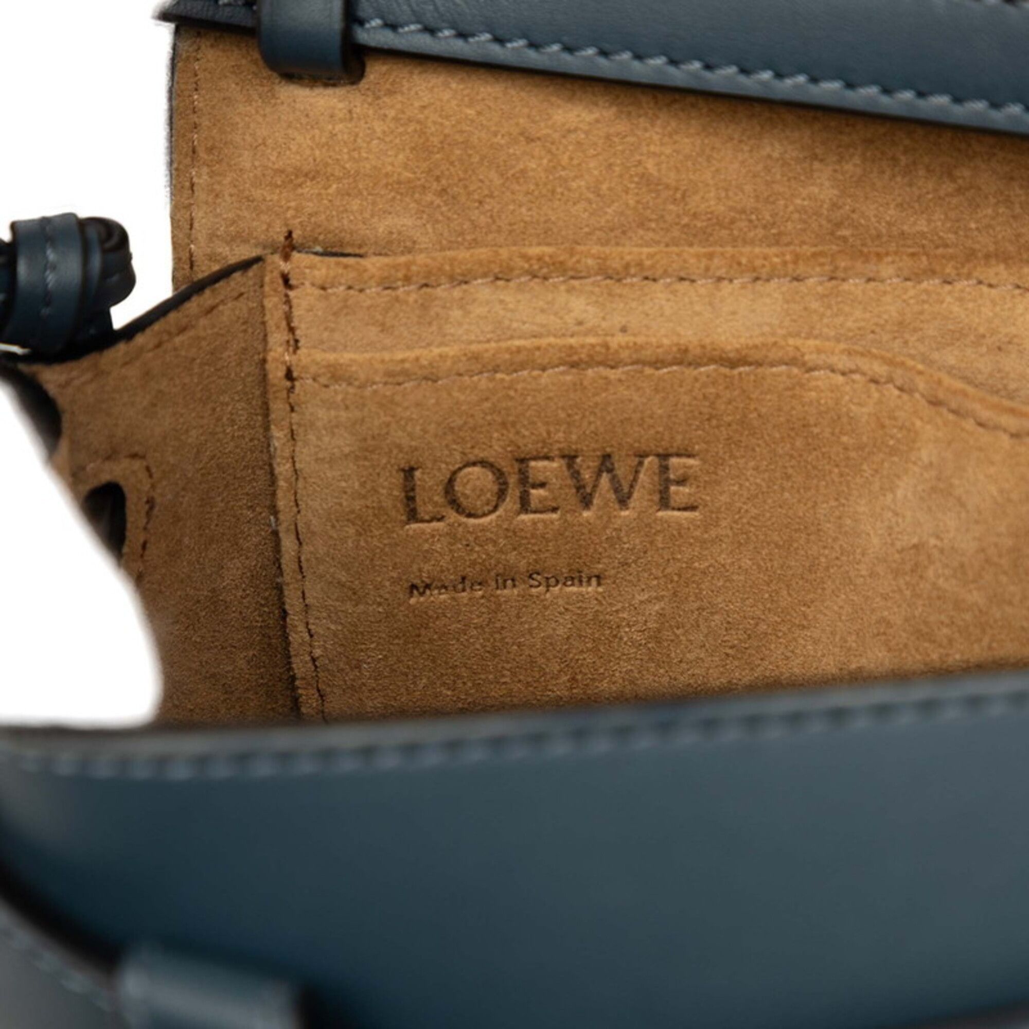 Leather Shoulder Bag (Pre-Owned) - Loewe - Modalova