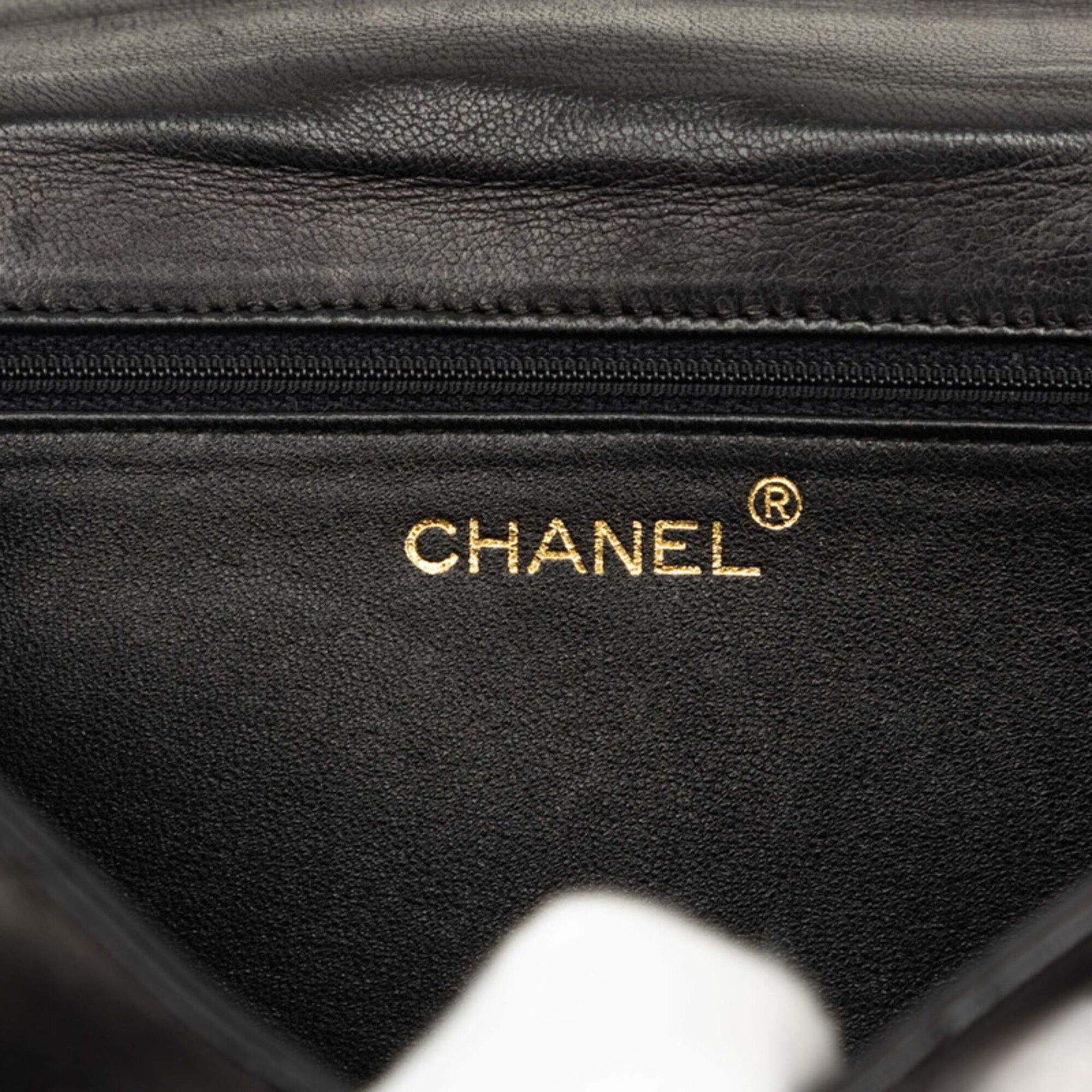 Leather Shoulder Bag (Pre-Owned) - Chanel - Modalova