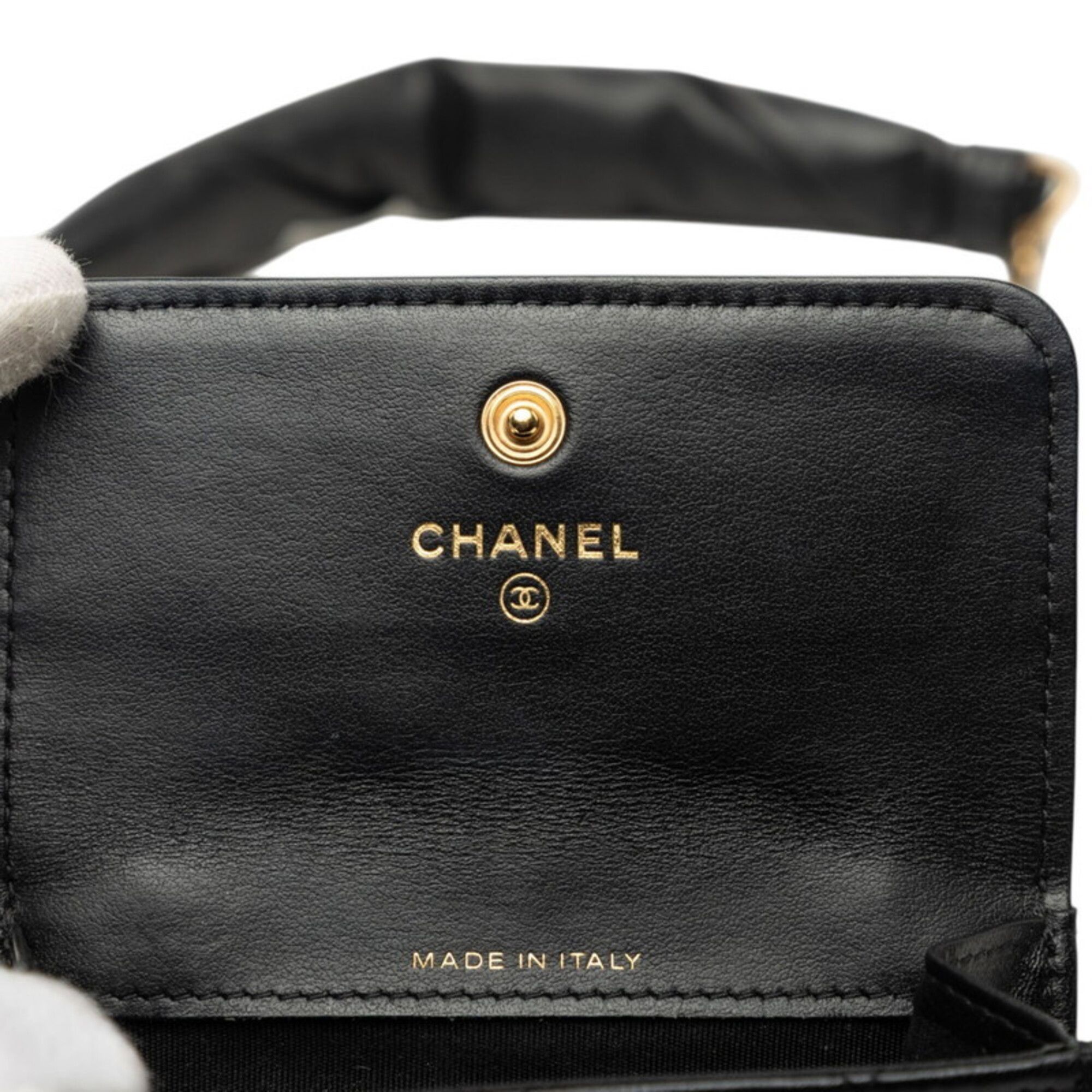 Leather Shoulder Bag (Pre-Owned) - Chanel - Modalova