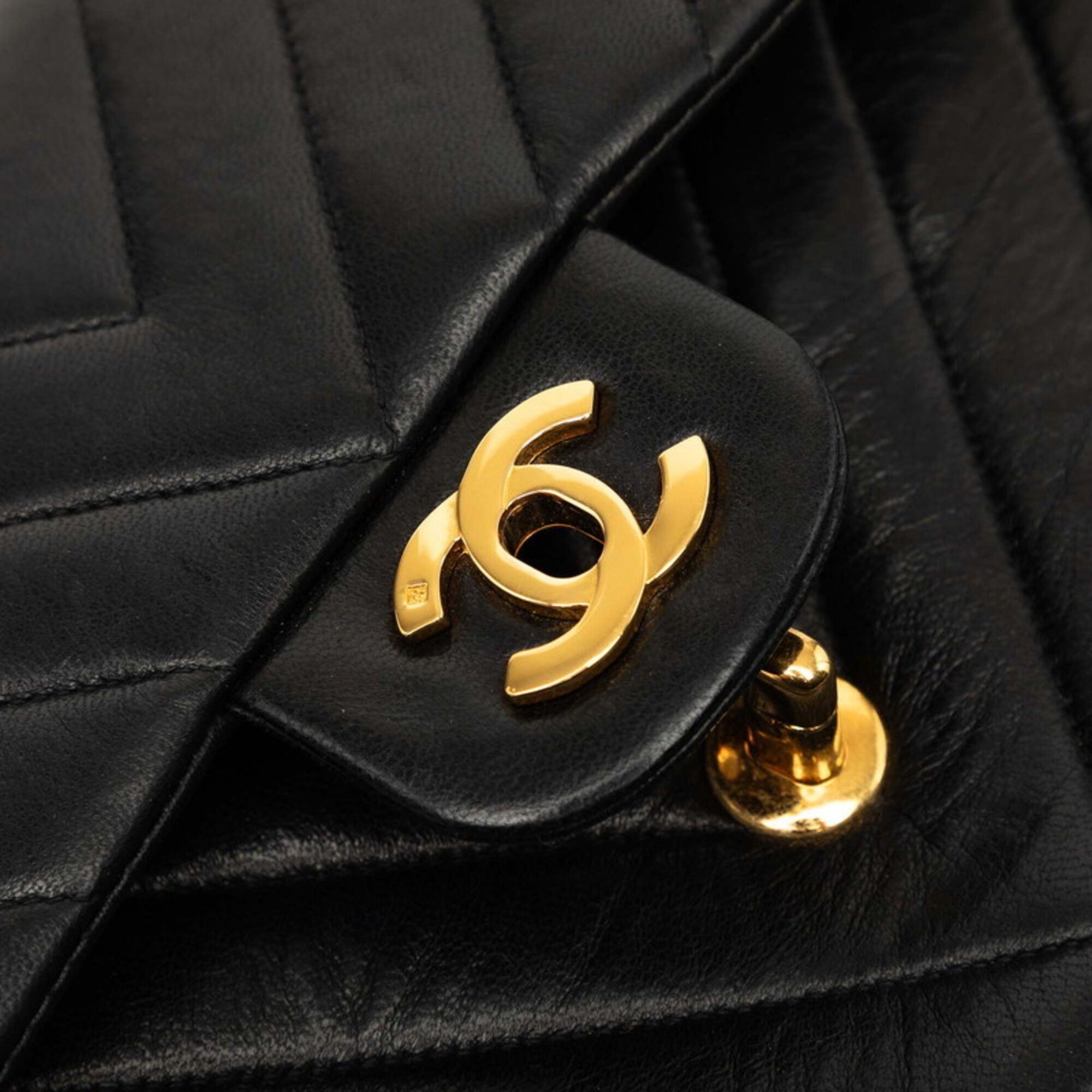 Leather Shoulder Bag (Pre-Owned) - Chanel - Modalova