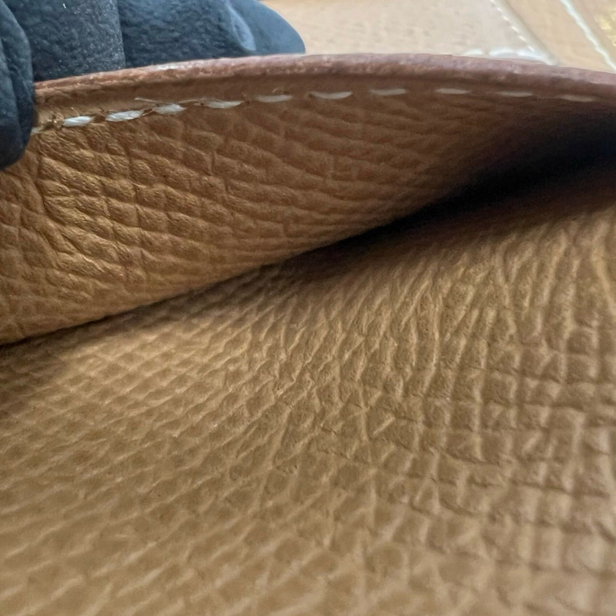 Courchevel Leather Long Wallet (Bi-Fold) (Pre-Owned) - Hermes - Modalova