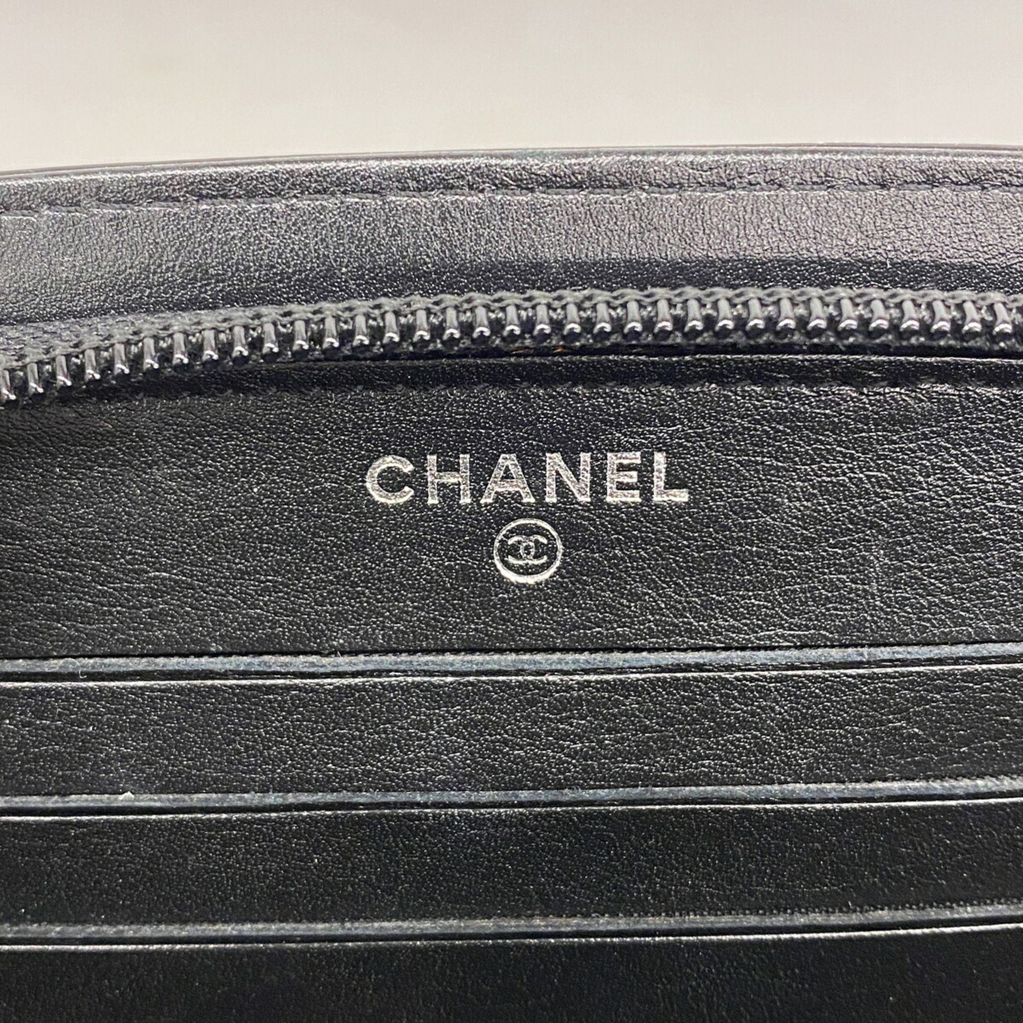 Patent Leather Long Wallet (Bi-Fold) (Pre-Owned) - Chanel - Modalova