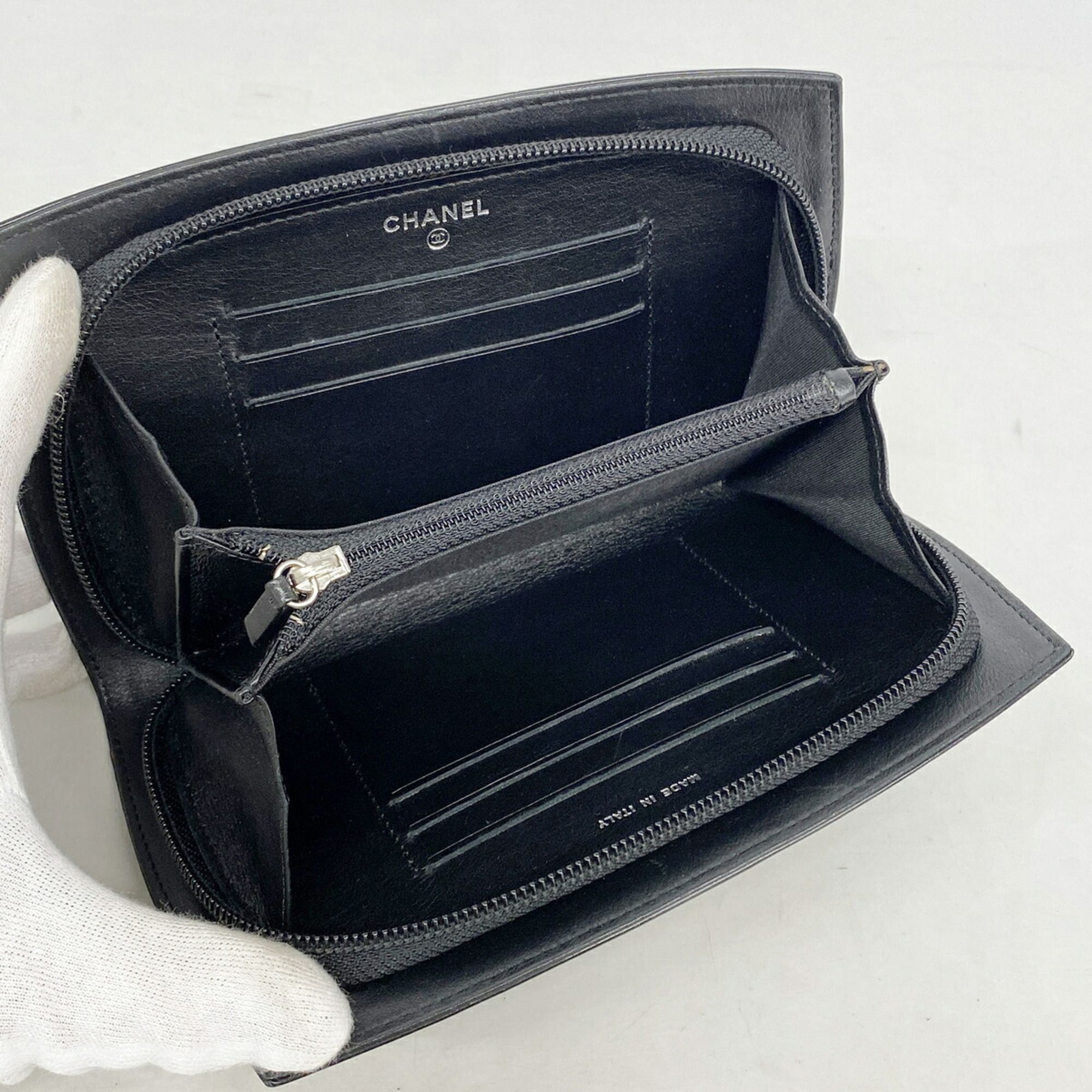 Patent Leather Long Wallet (Bi-Fold) (Pre-Owned) - Chanel - Modalova