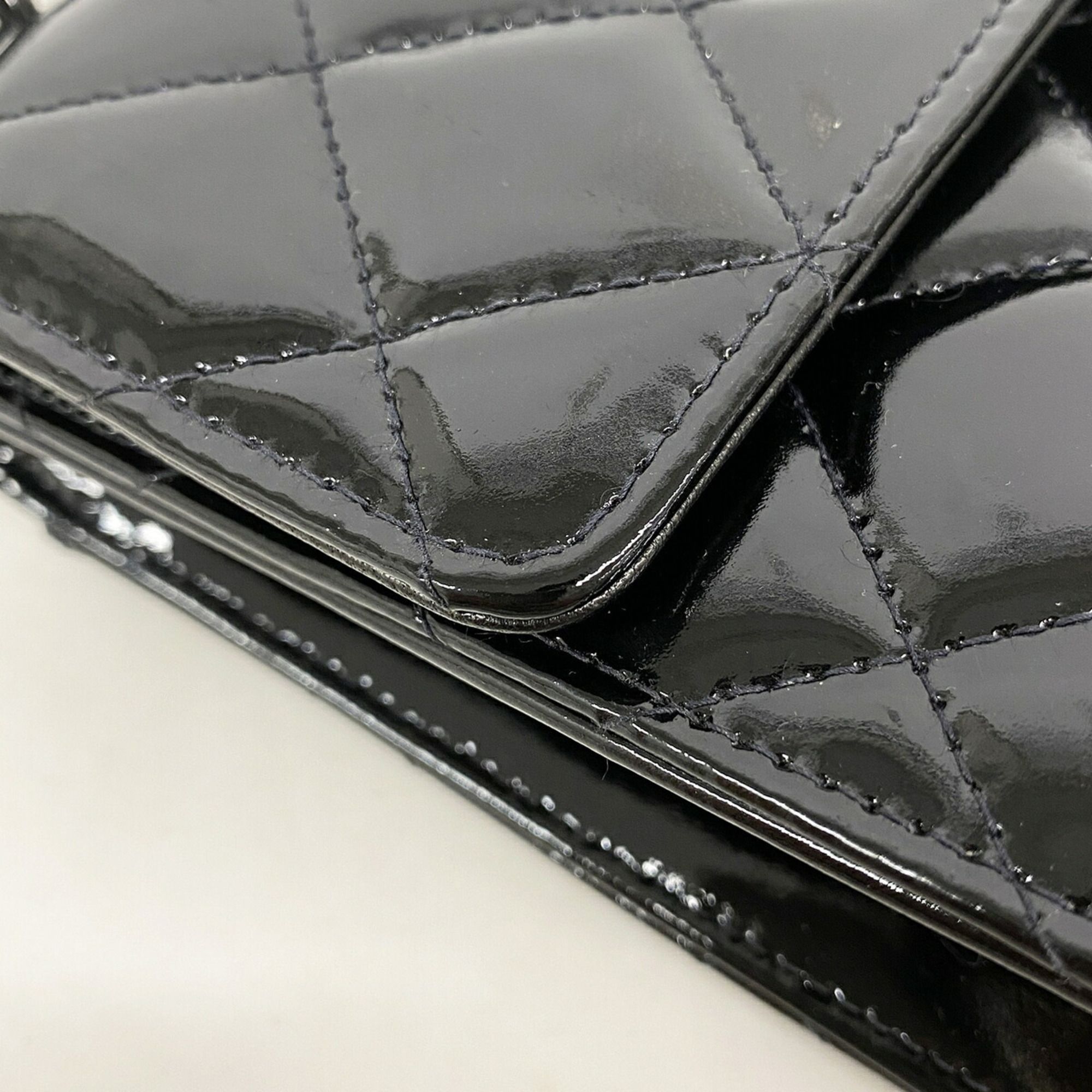 Patent Leather Shoulder Bag (Pre-Owned) - Chanel - Modalova
