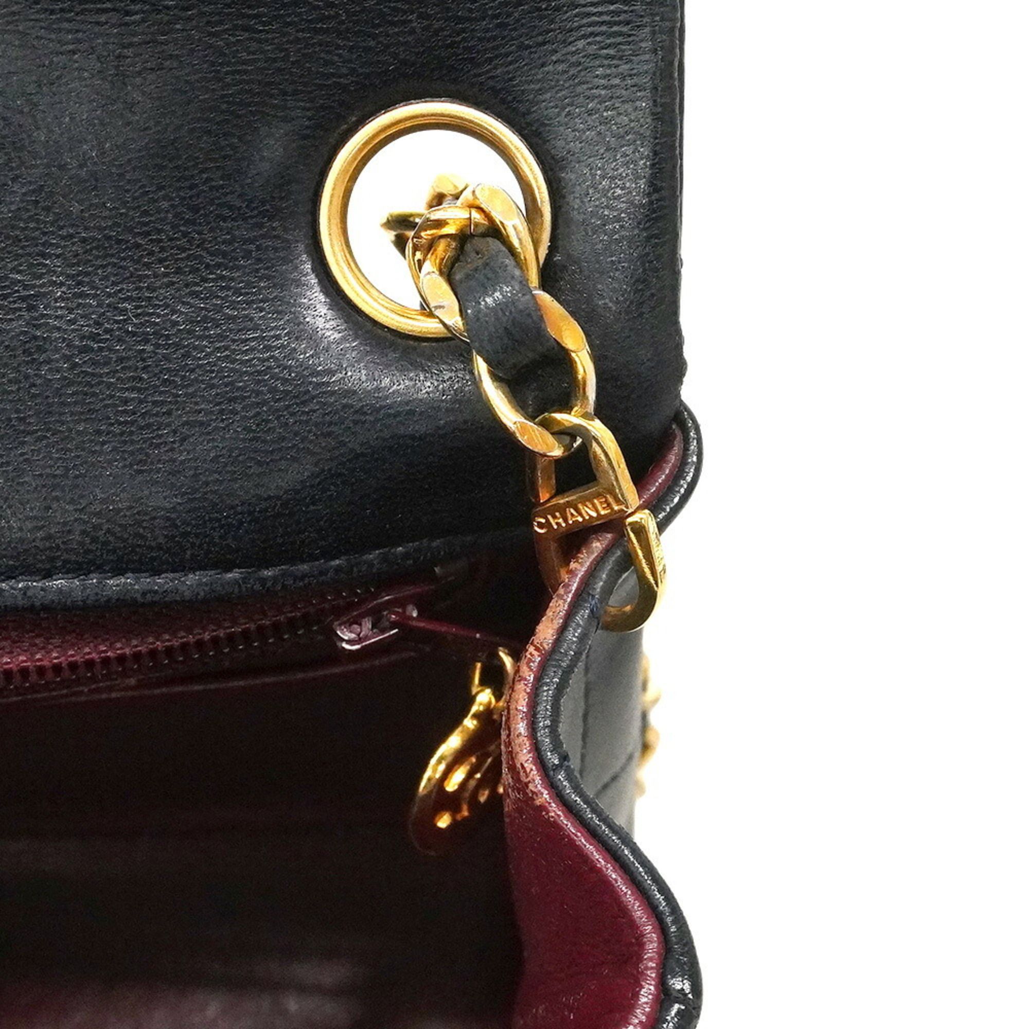 Leather Shoulder Bag (Pre-Owned) - Chanel - Modalova