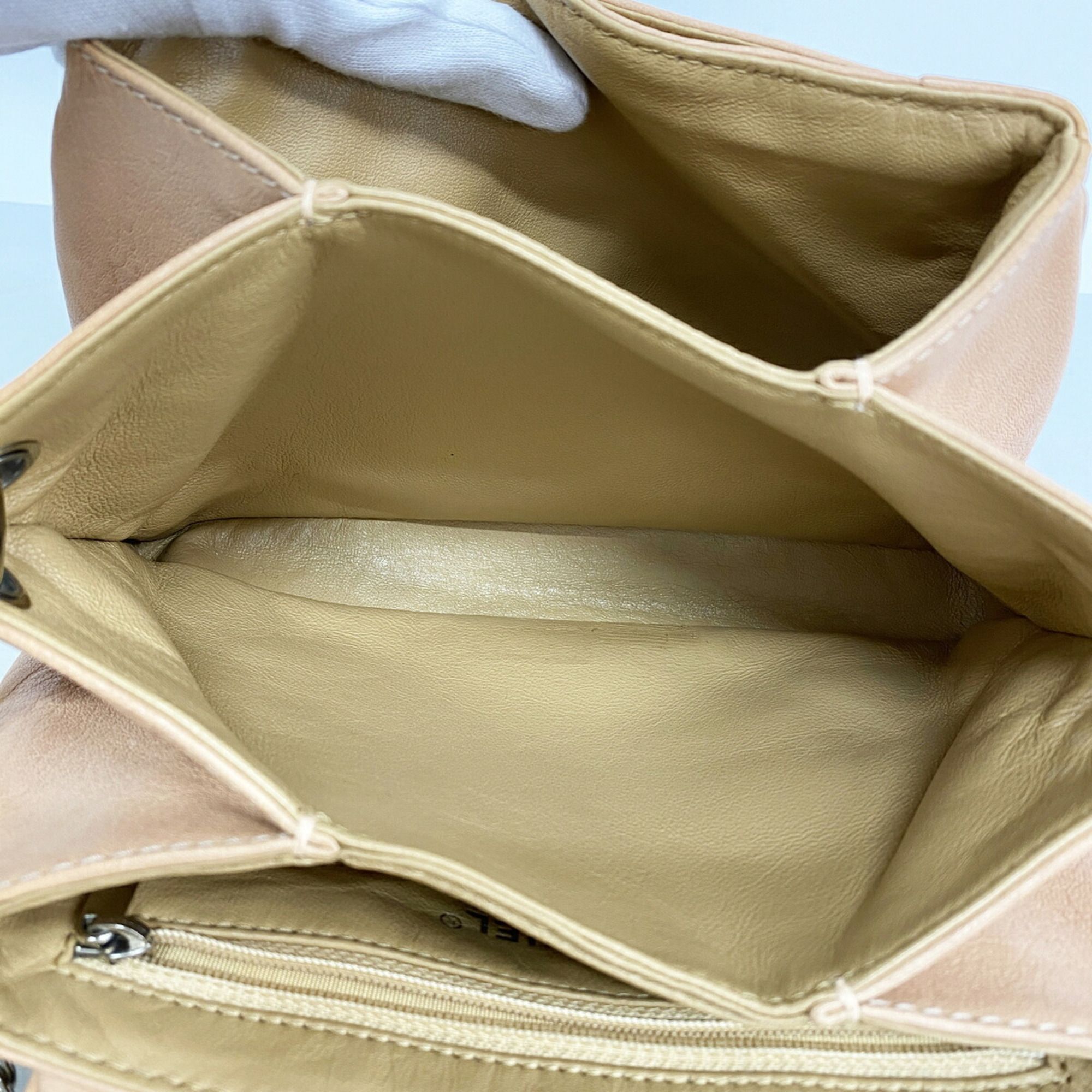 Leather Shoulder Bag (Pre-Owned) - Chanel - Modalova