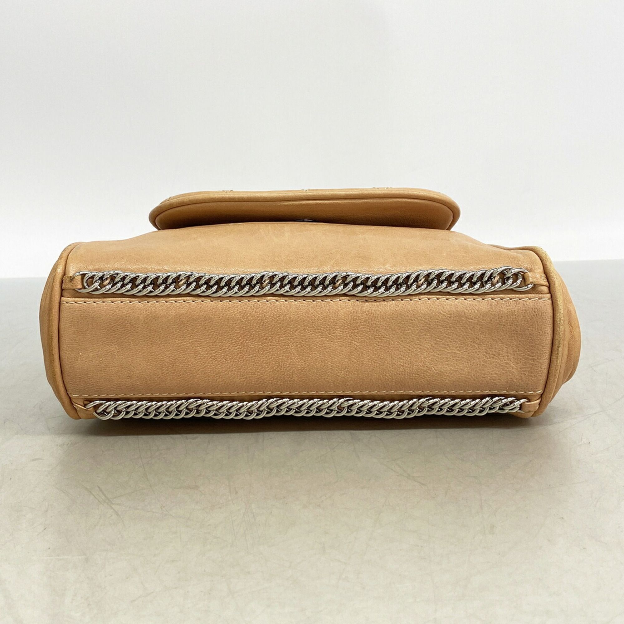 Leather Shoulder Bag (Pre-Owned) - Chanel - Modalova