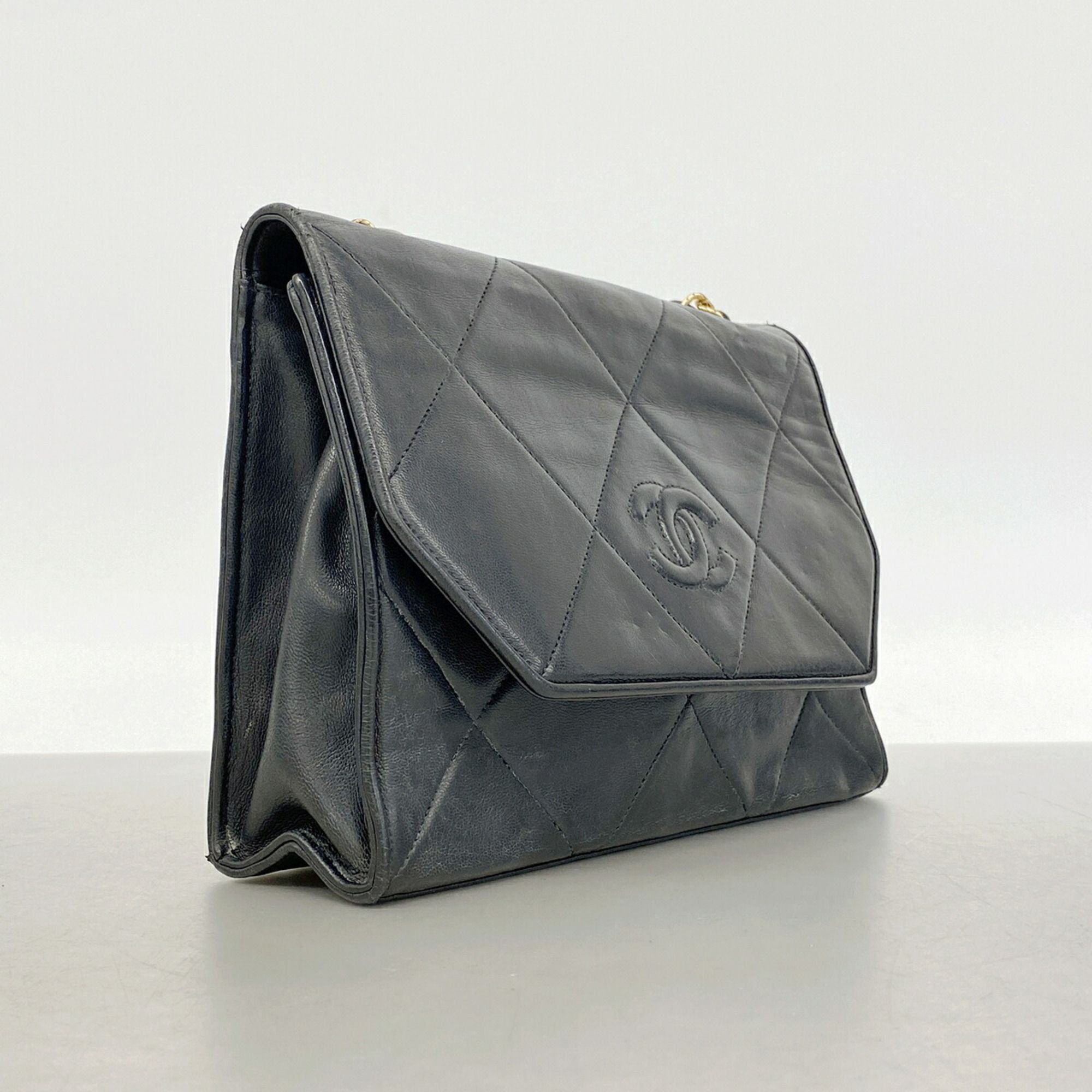 Leather Shoulder Bag (Pre-Owned) - Chanel - Modalova