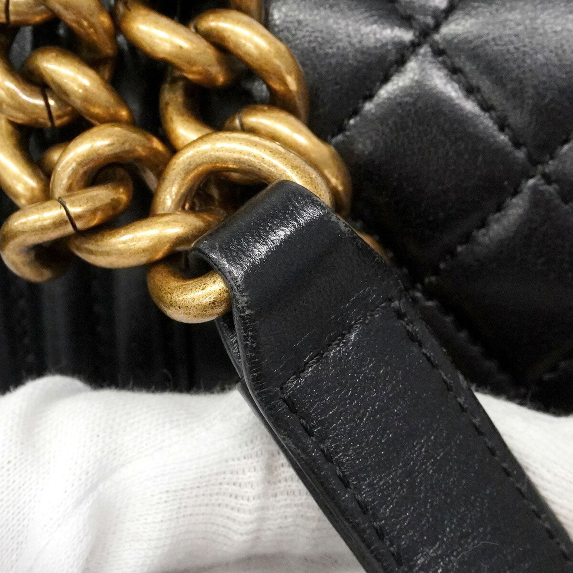 Leather Shoulder Bag (Pre-Owned) - Chanel - Modalova